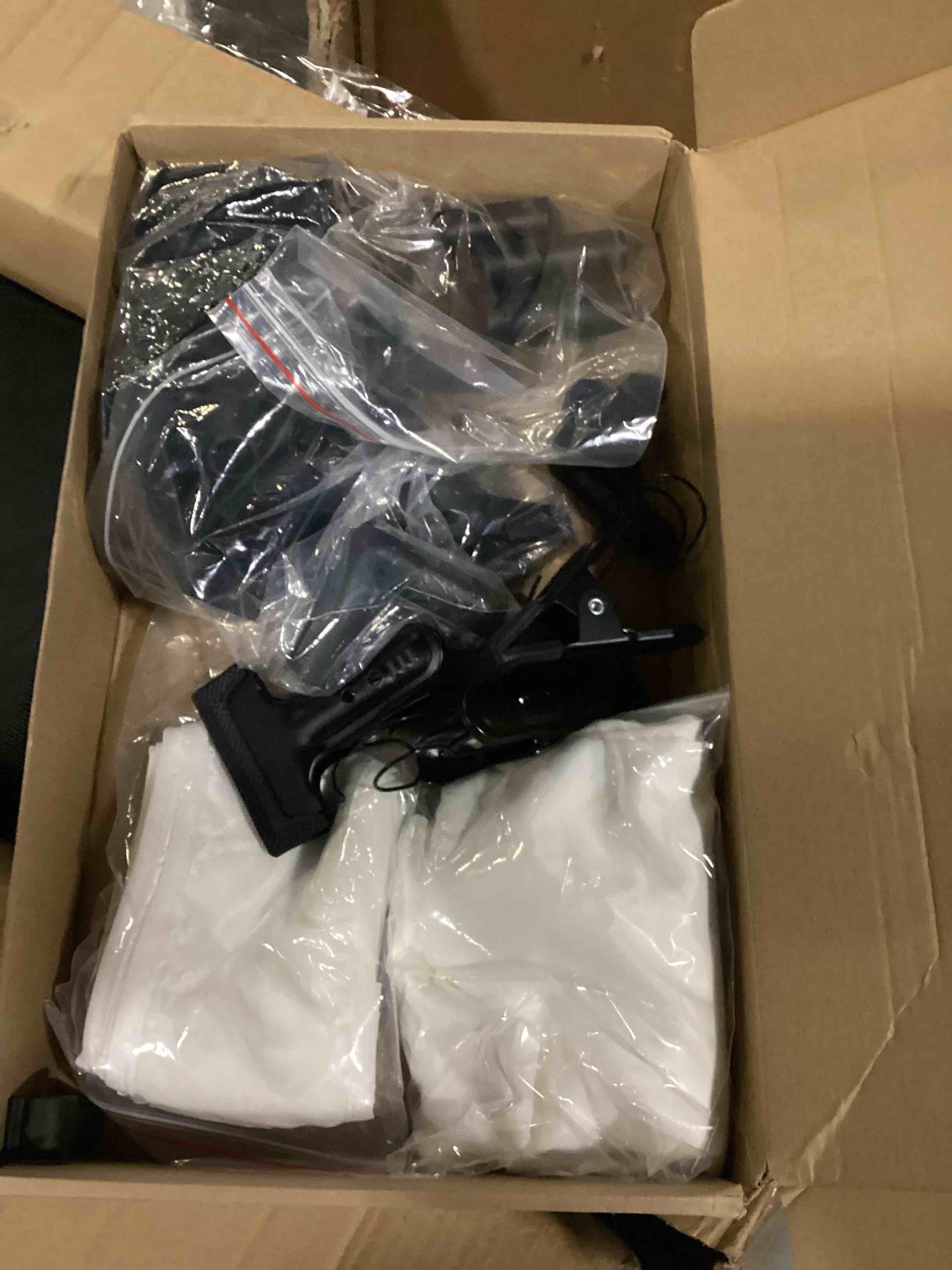 https://s3.amazonaws.com/lotting-images-prod/bidfta/PPE1440265_1744632785456.jpeg