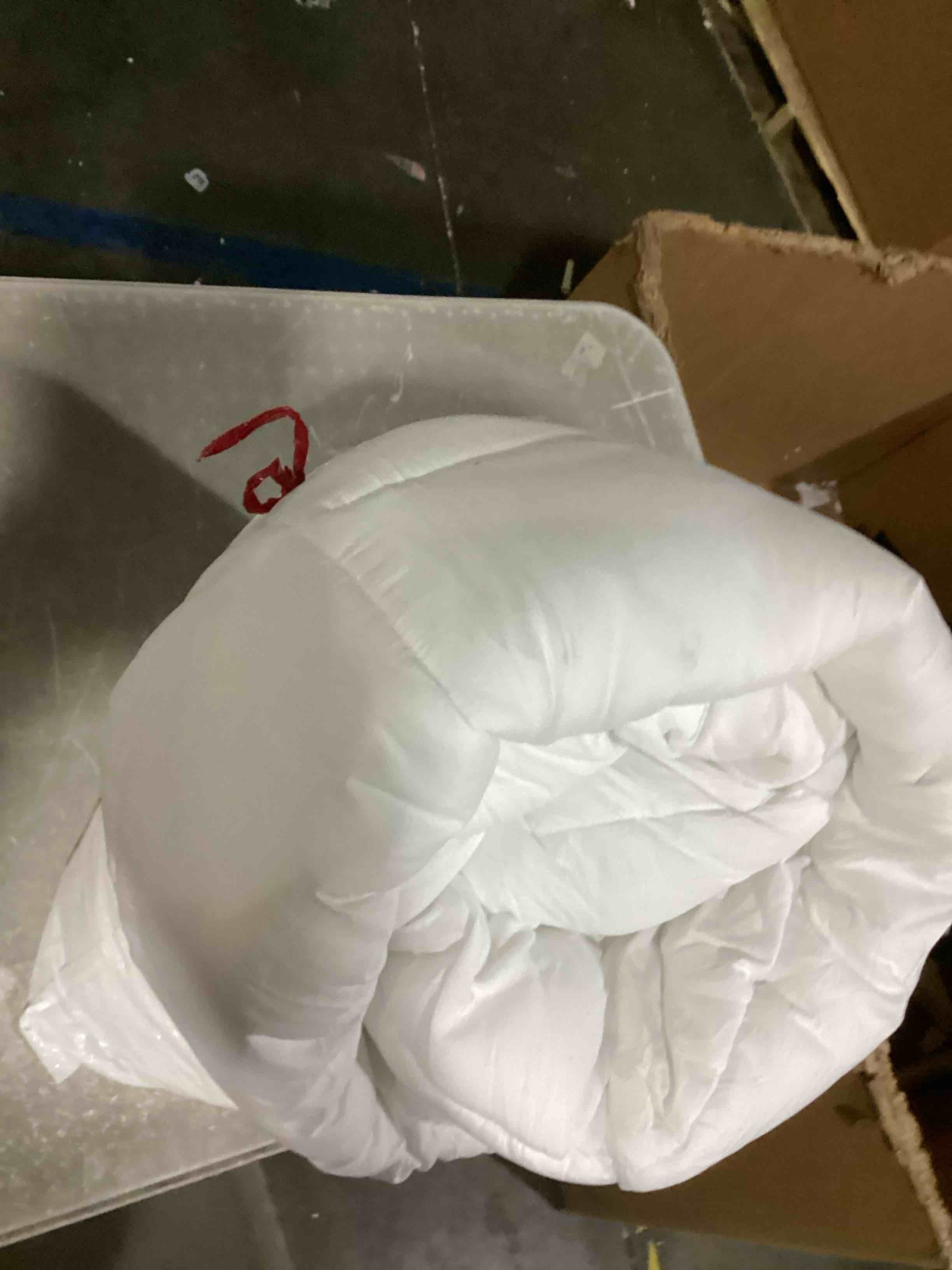 https://s3.amazonaws.com/lotting-images-prod/bidfta/PPE1440843_1745419200692.jpeg
