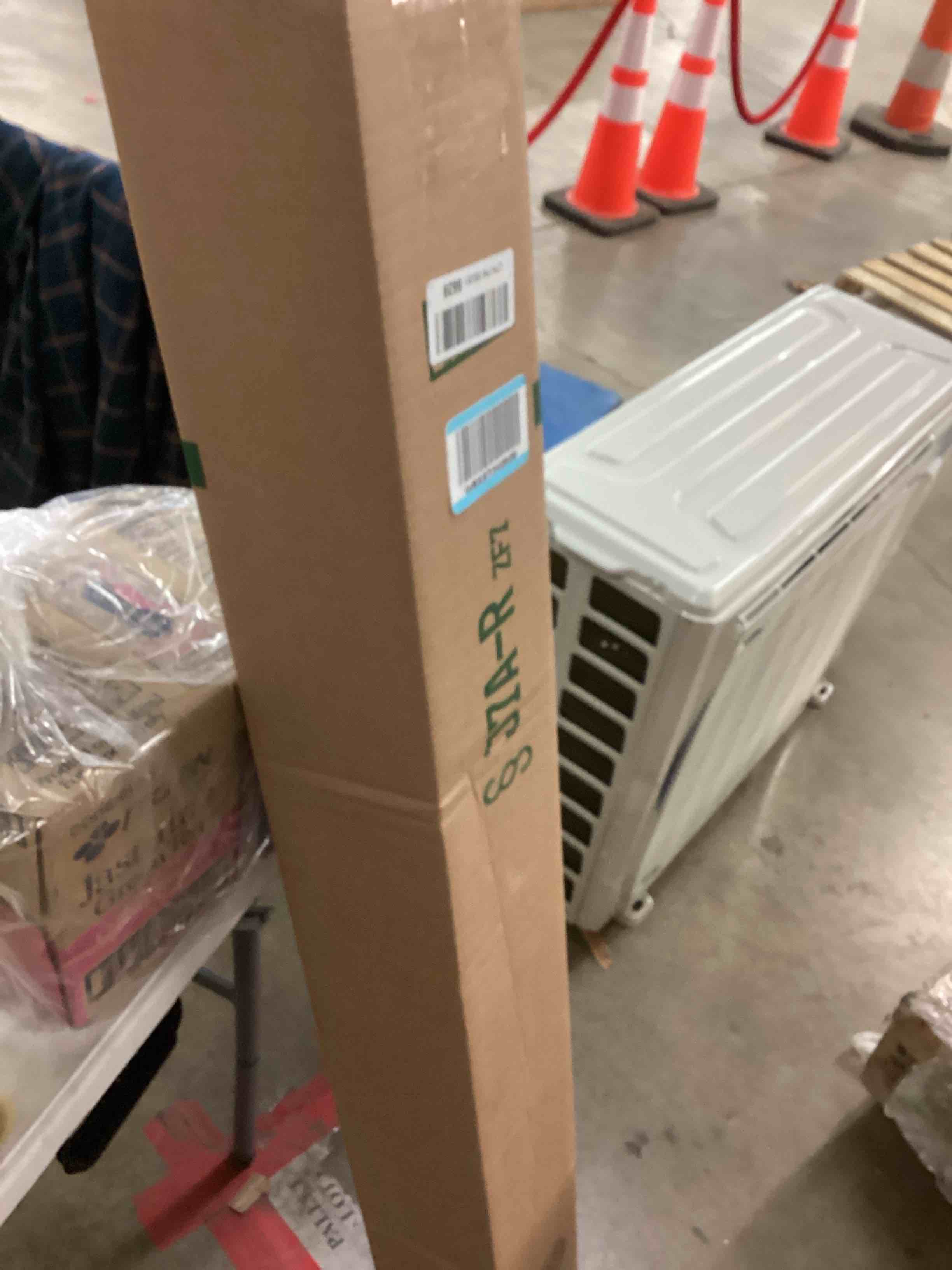 https://s3.amazonaws.com/lotting-images-prod/bidfta/PPE1441057_1742307792711.jpeg