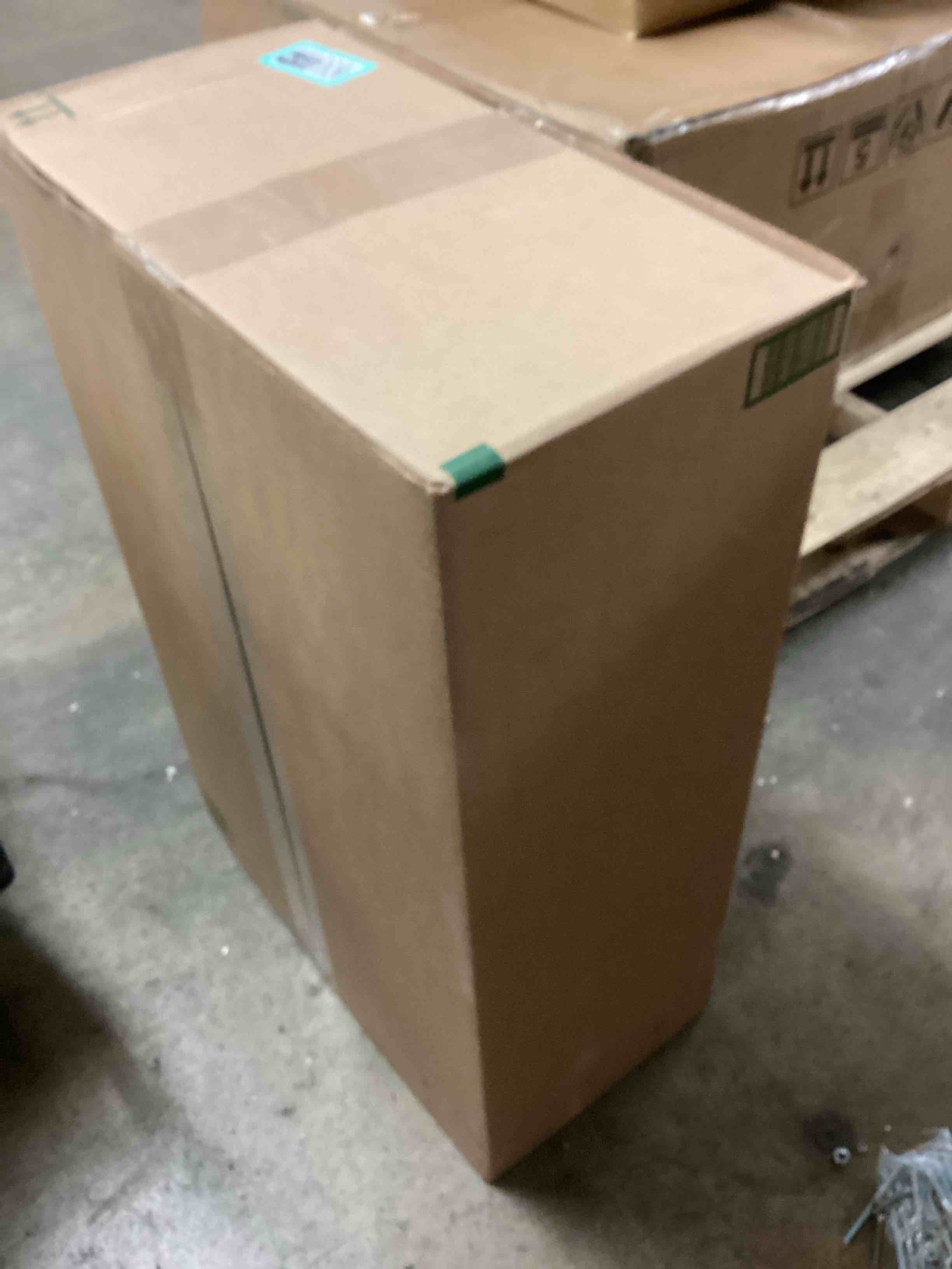 https://s3.amazonaws.com/lotting-images-prod/bidfta/PPE1441755_1747403768669.jpeg
