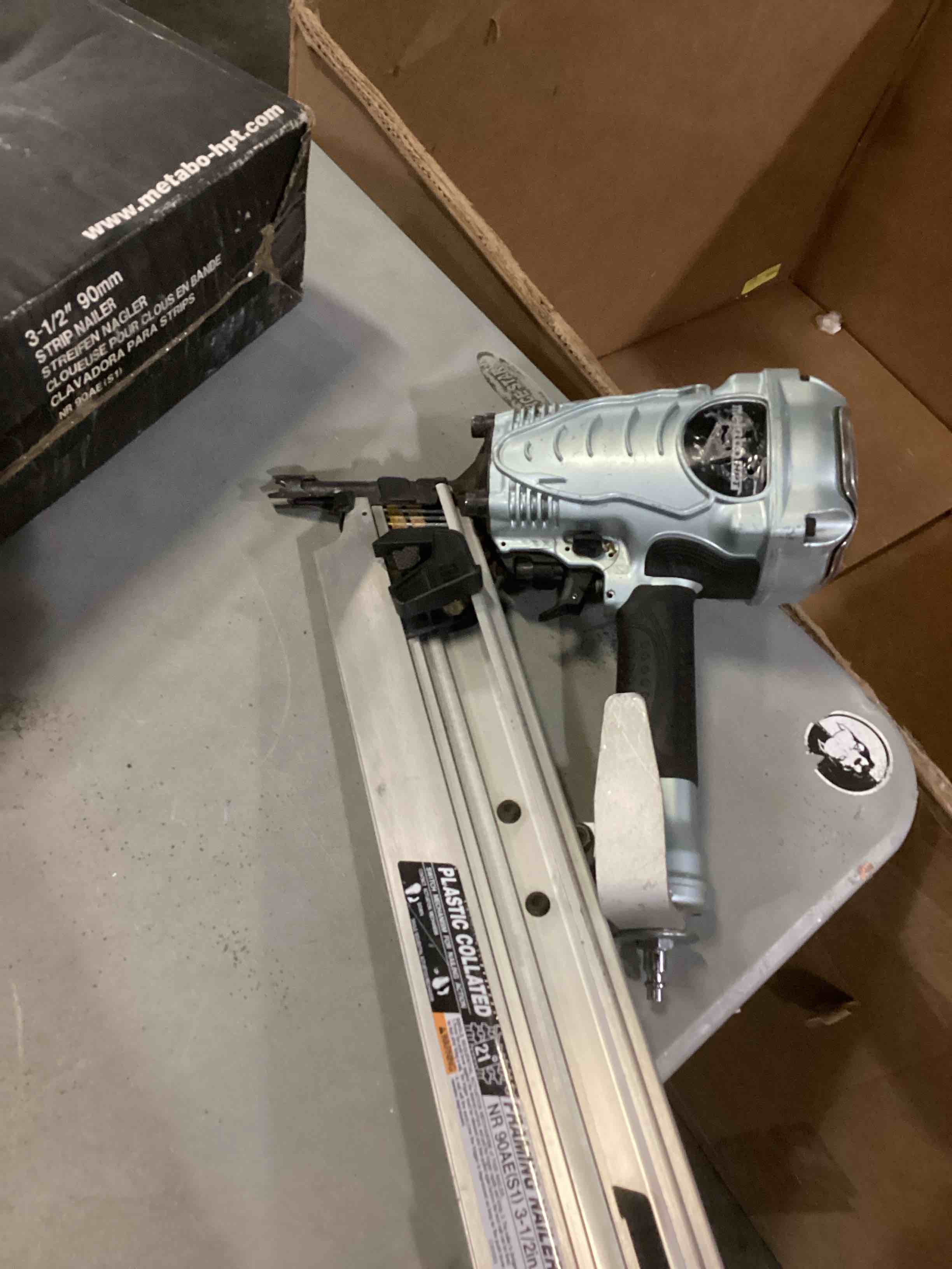 https://s3.amazonaws.com/lotting-images-prod/bidfta/PPE1444420_1740153519616.jpeg