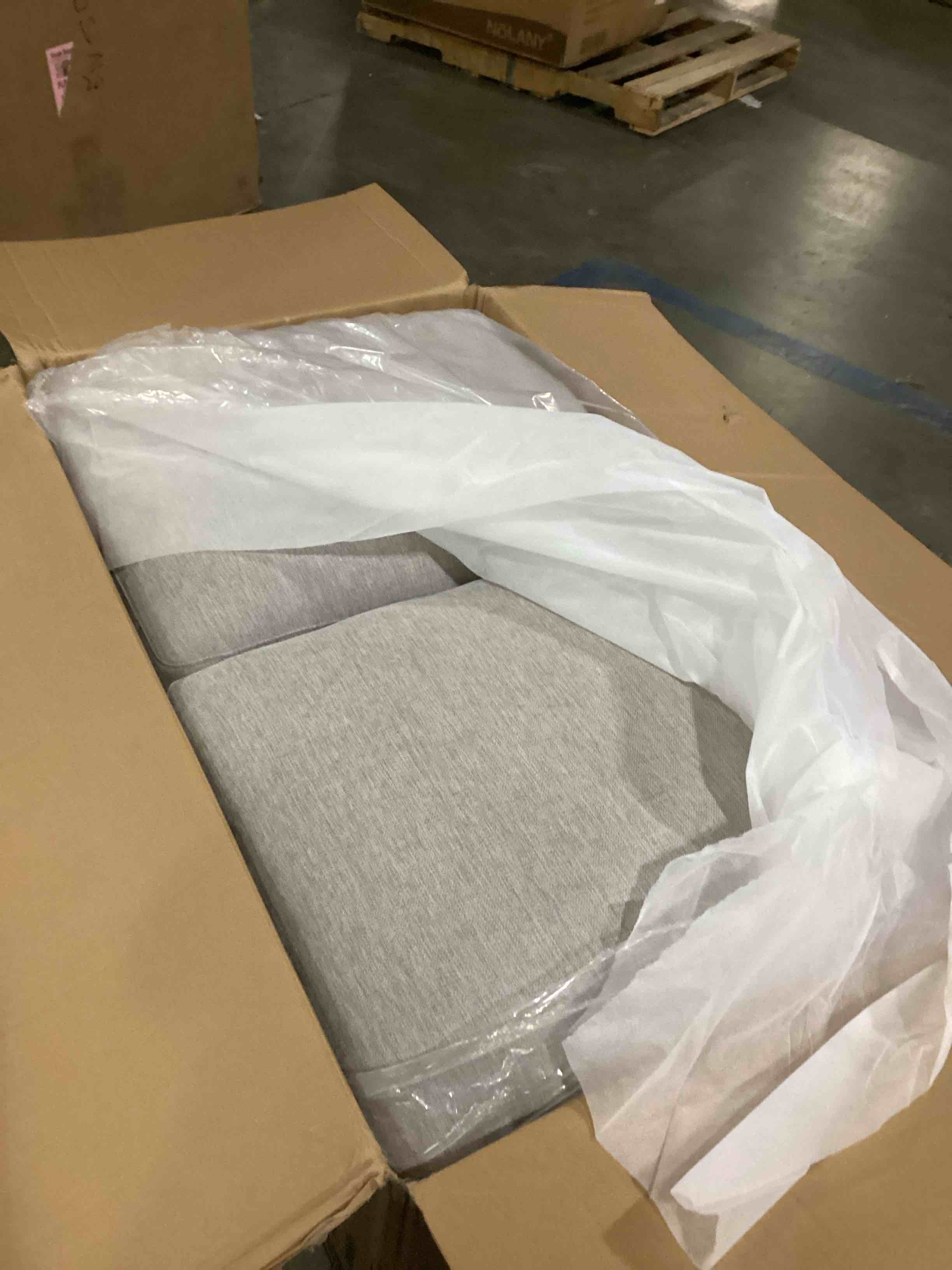 https://s3.amazonaws.com/lotting-images-prod/bidfta/PPE1444689_1740500072462.jpeg