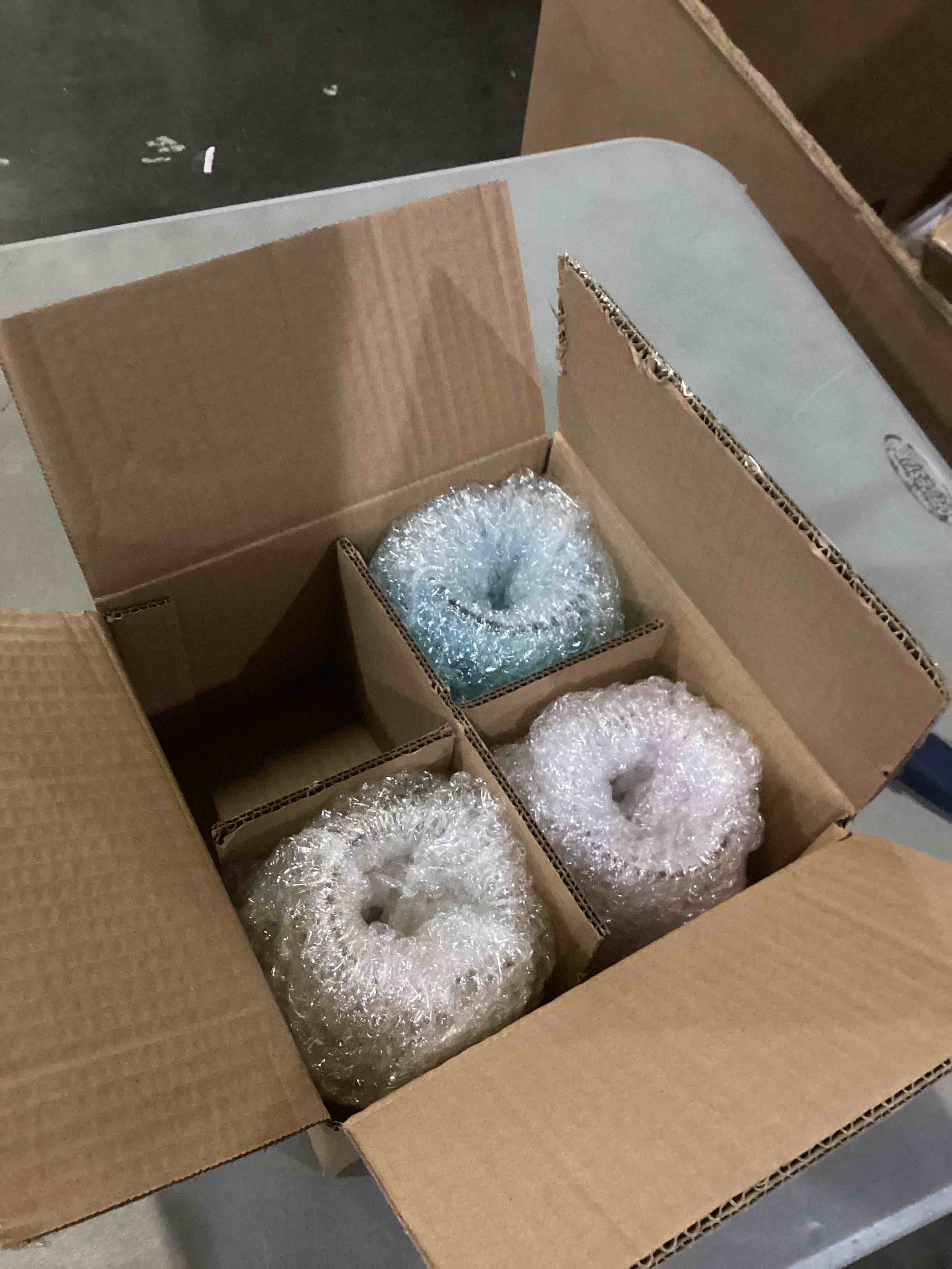 https://s3.amazonaws.com/lotting-images-prod/bidfta/PPE1444739_1740576498587.jpeg