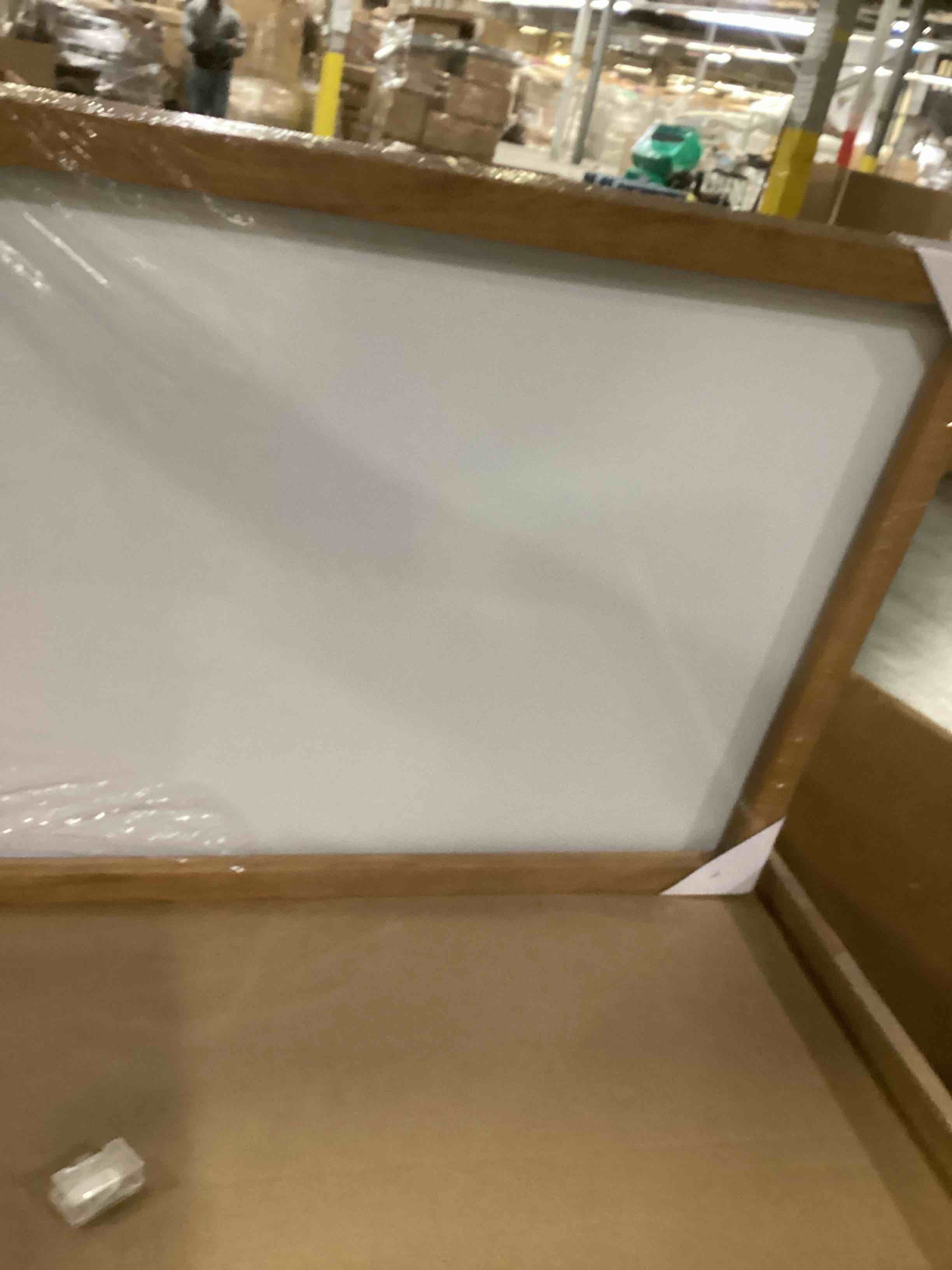 https://s3.amazonaws.com/lotting-images-prod/bidfta/PPE1445022_1740772244328.jpeg