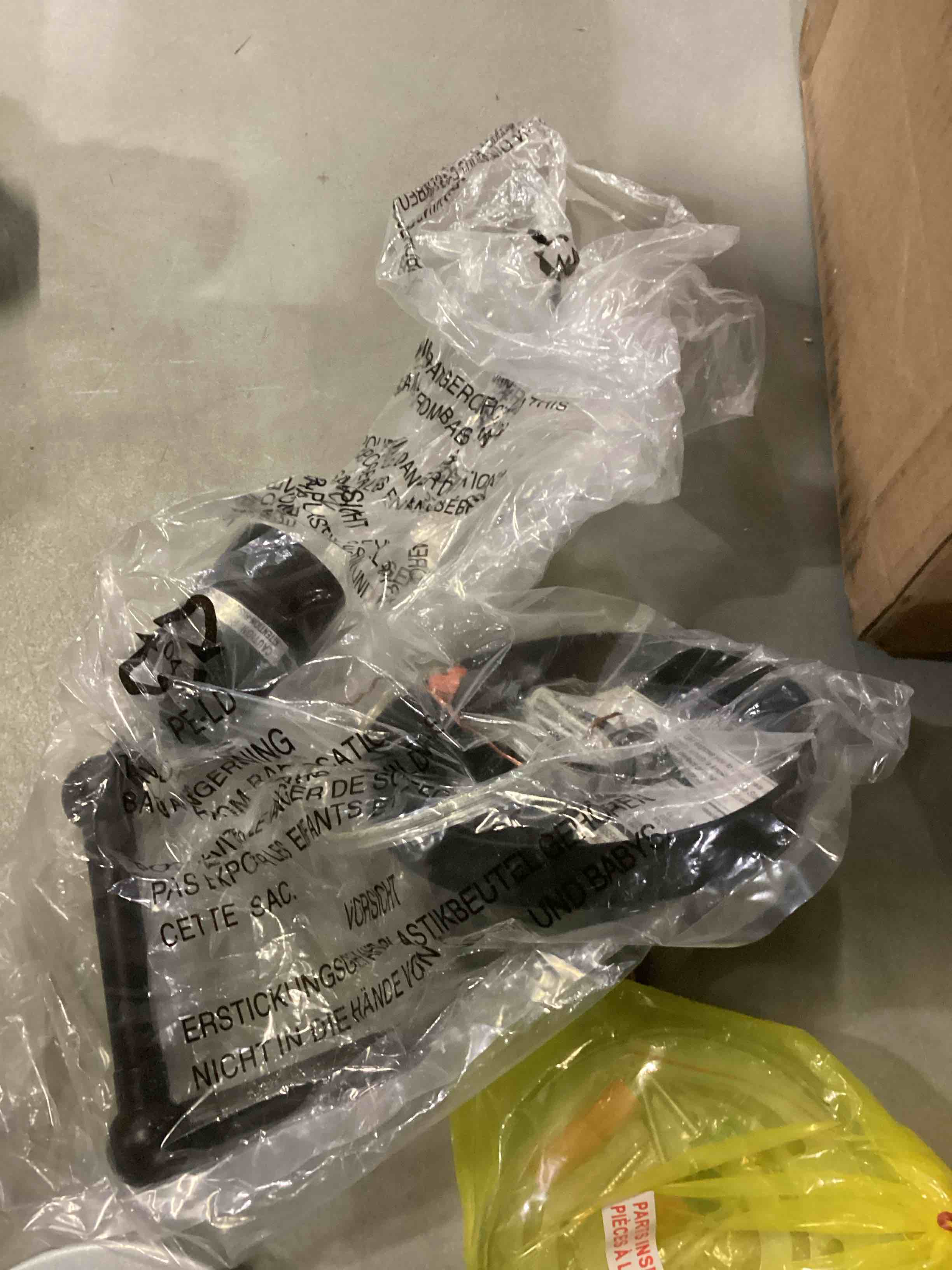https://s3.amazonaws.com/lotting-images-prod/bidfta/PPE1445040_1741007692474.jpeg