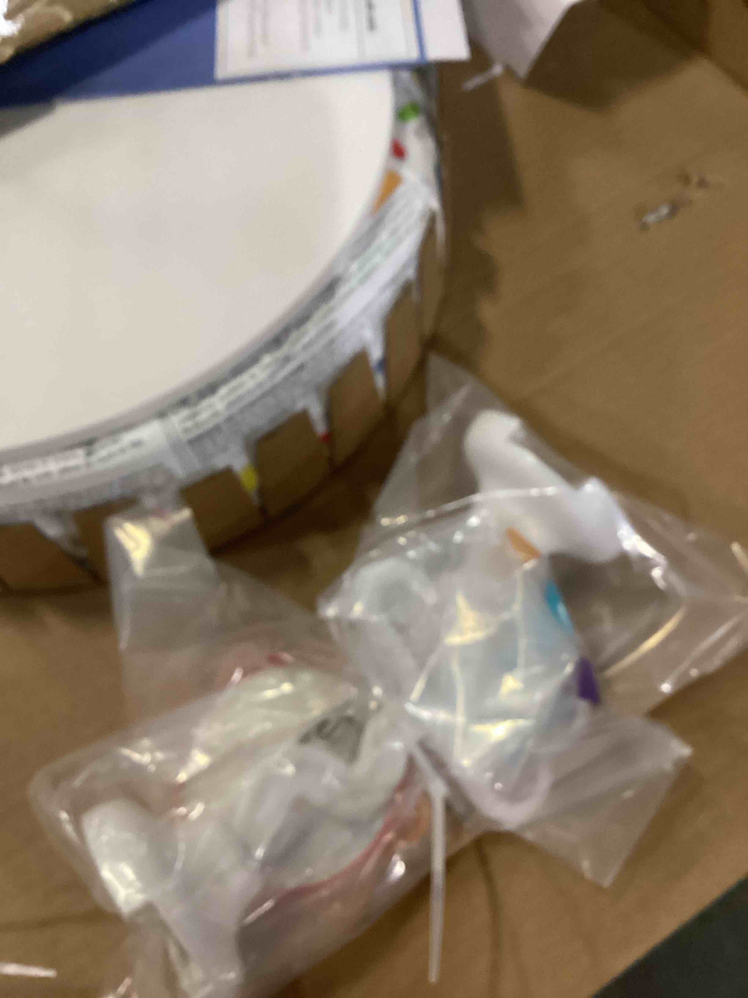 https://s3.amazonaws.com/lotting-images-prod/bidfta/PPE1445105_1741026127731.jpeg