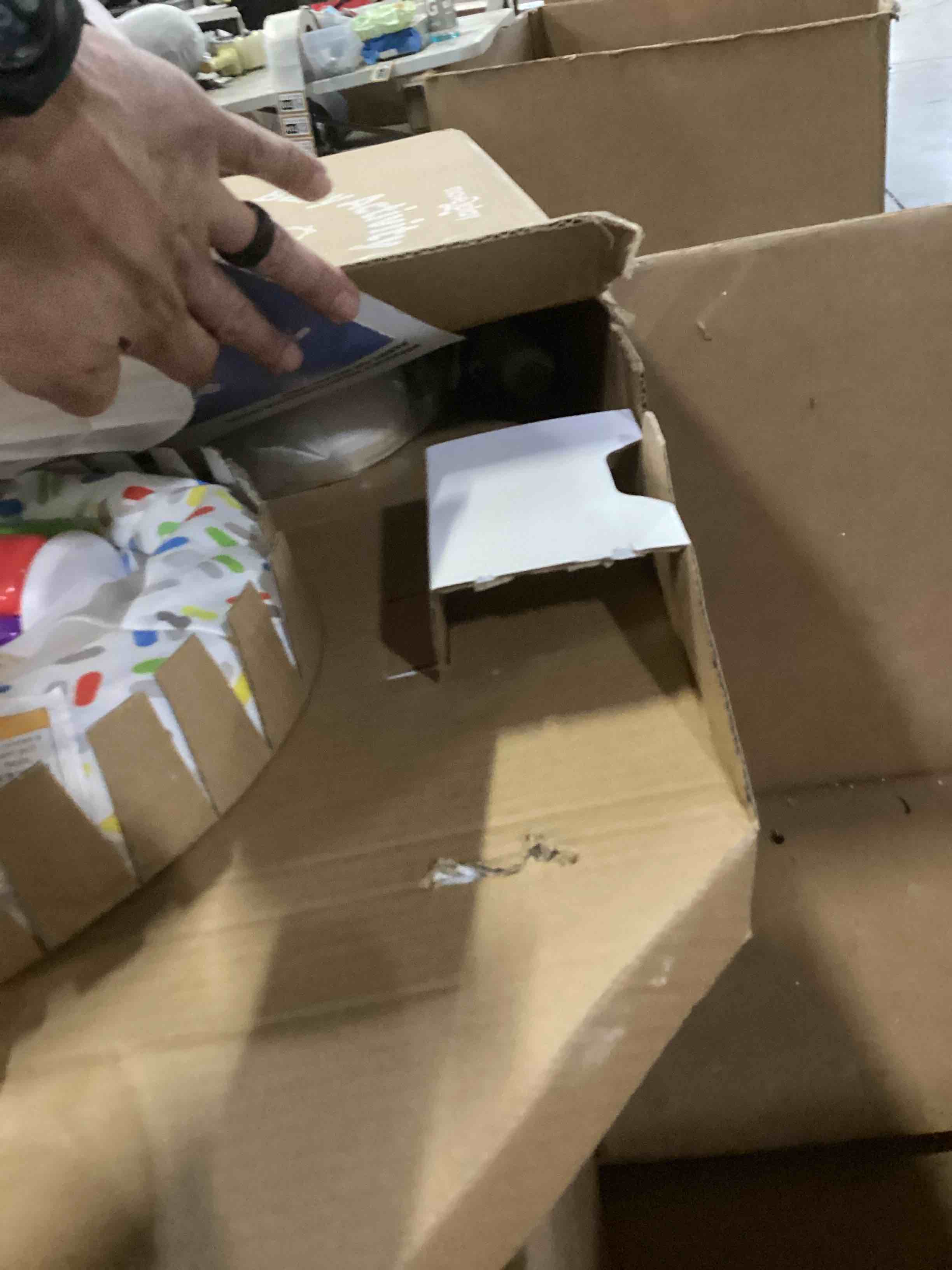 https://s3.amazonaws.com/lotting-images-prod/bidfta/PPE1445105_1741026138098.jpeg