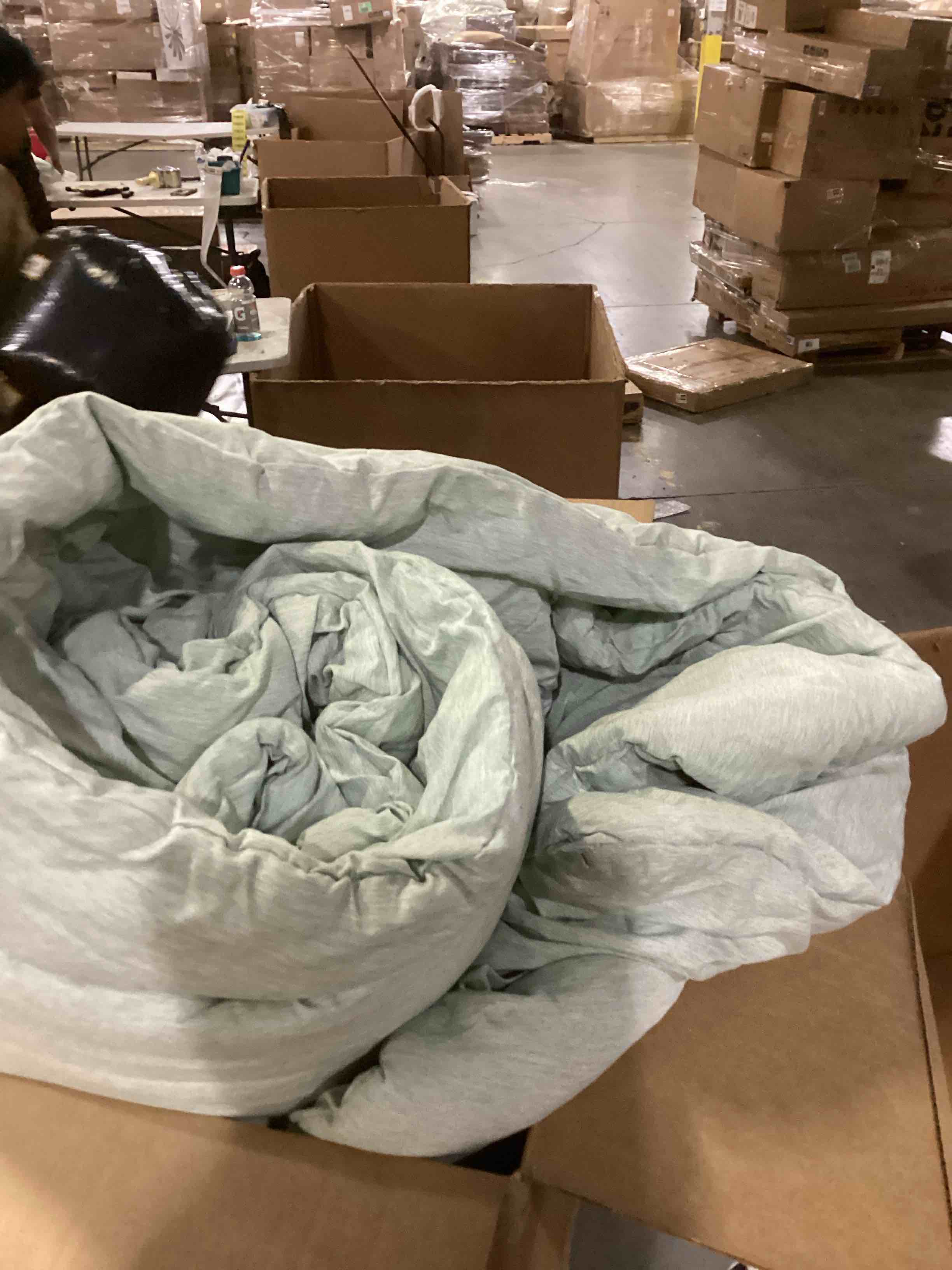 https://s3.amazonaws.com/lotting-images-prod/bidfta/PPE1445113_1741027573259.jpeg