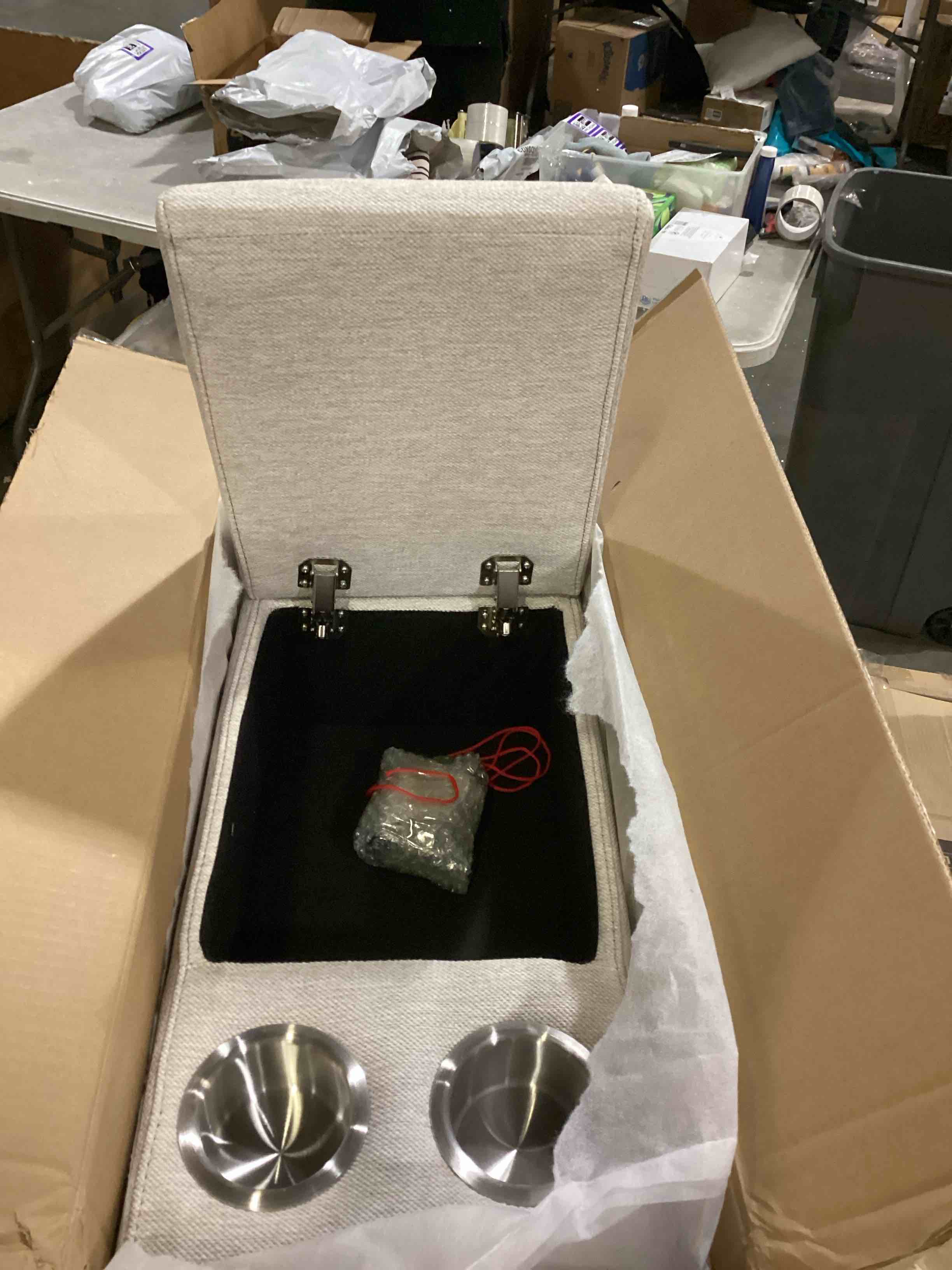 https://s3.amazonaws.com/lotting-images-prod/bidfta/PPE1445191_1741111602978.jpeg