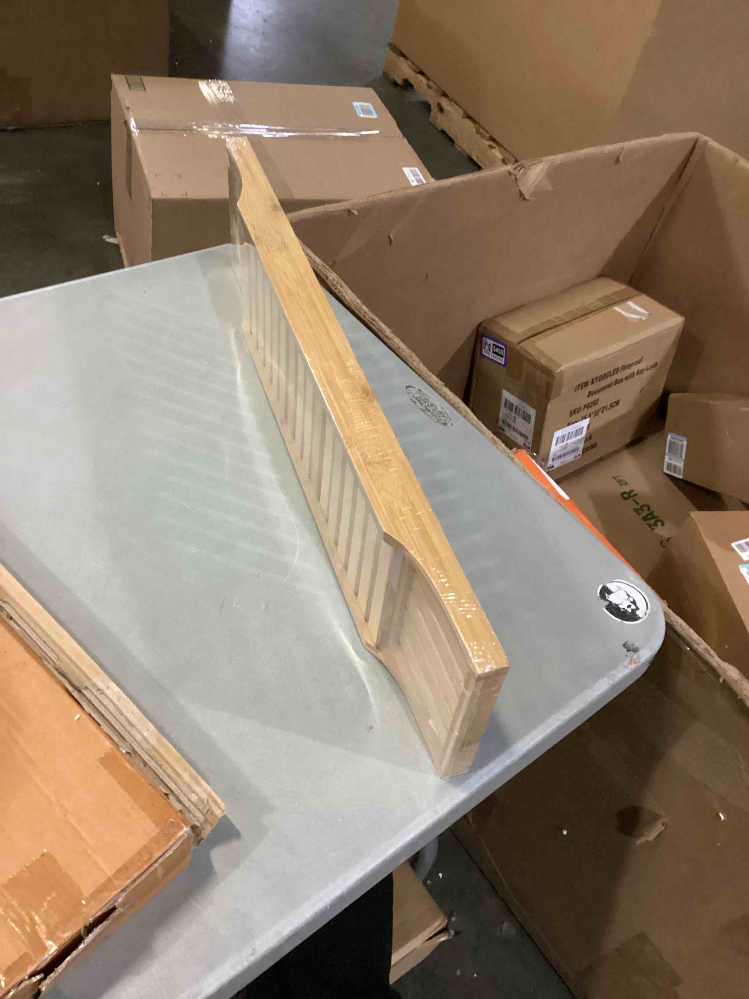 https://s3.amazonaws.com/lotting-images-prod/bidfta/PPE1445452_1741608875829.jpeg