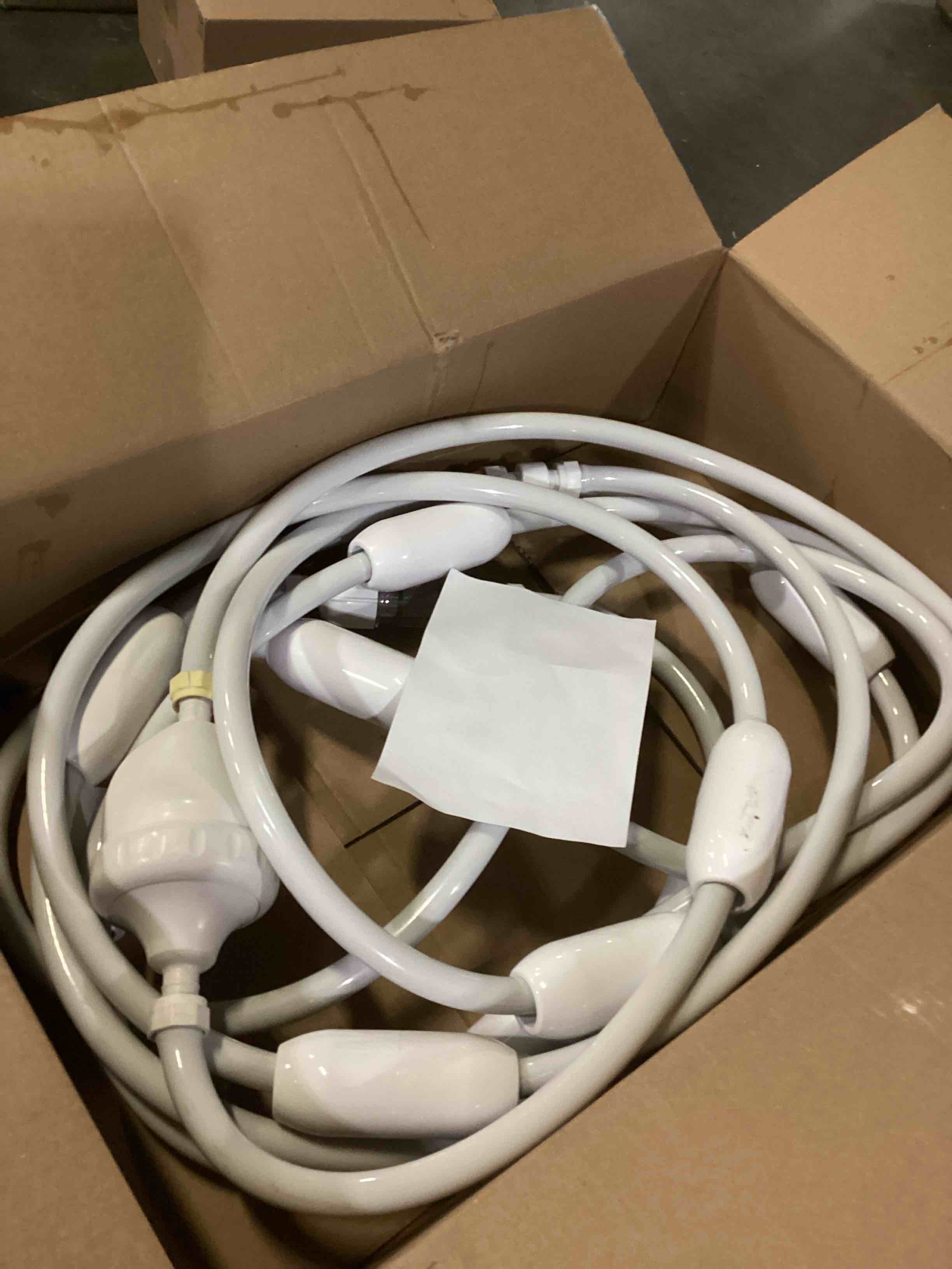 https://s3.amazonaws.com/lotting-images-prod/bidfta/PPE1445475_1741611480722.jpeg