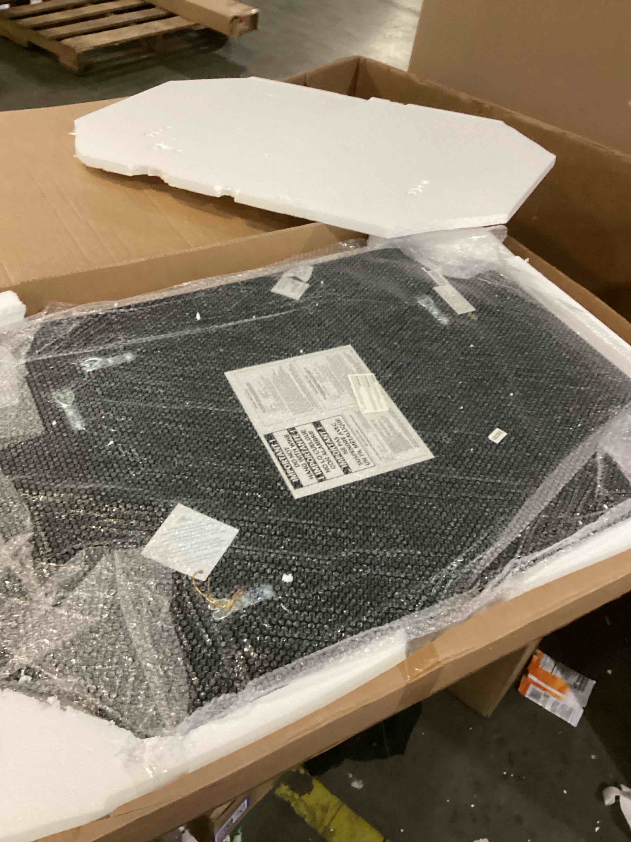 https://s3.amazonaws.com/lotting-images-prod/bidfta/PPE1445678_1741705254132.jpeg