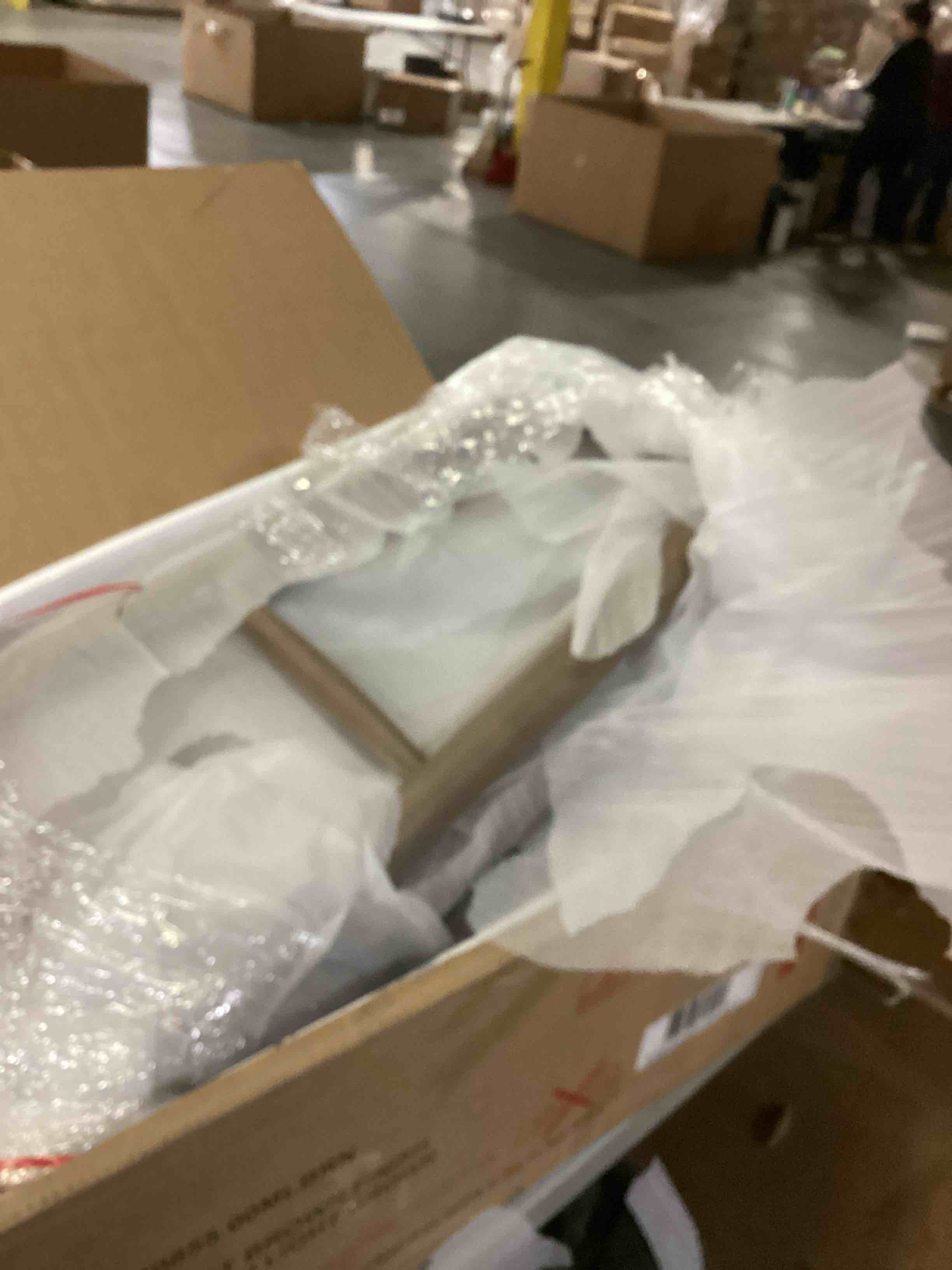 https://s3.amazonaws.com/lotting-images-prod/bidfta/PPE1445682_1741706835281.jpeg