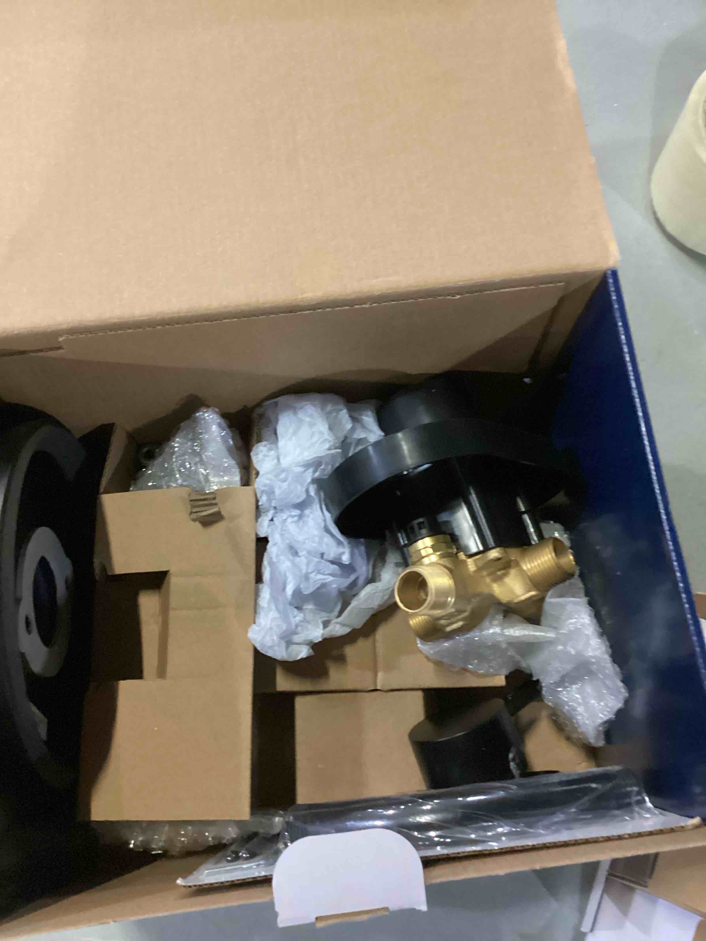 https://s3.amazonaws.com/lotting-images-prod/bidfta/PPE1445708_1741717388570.jpeg