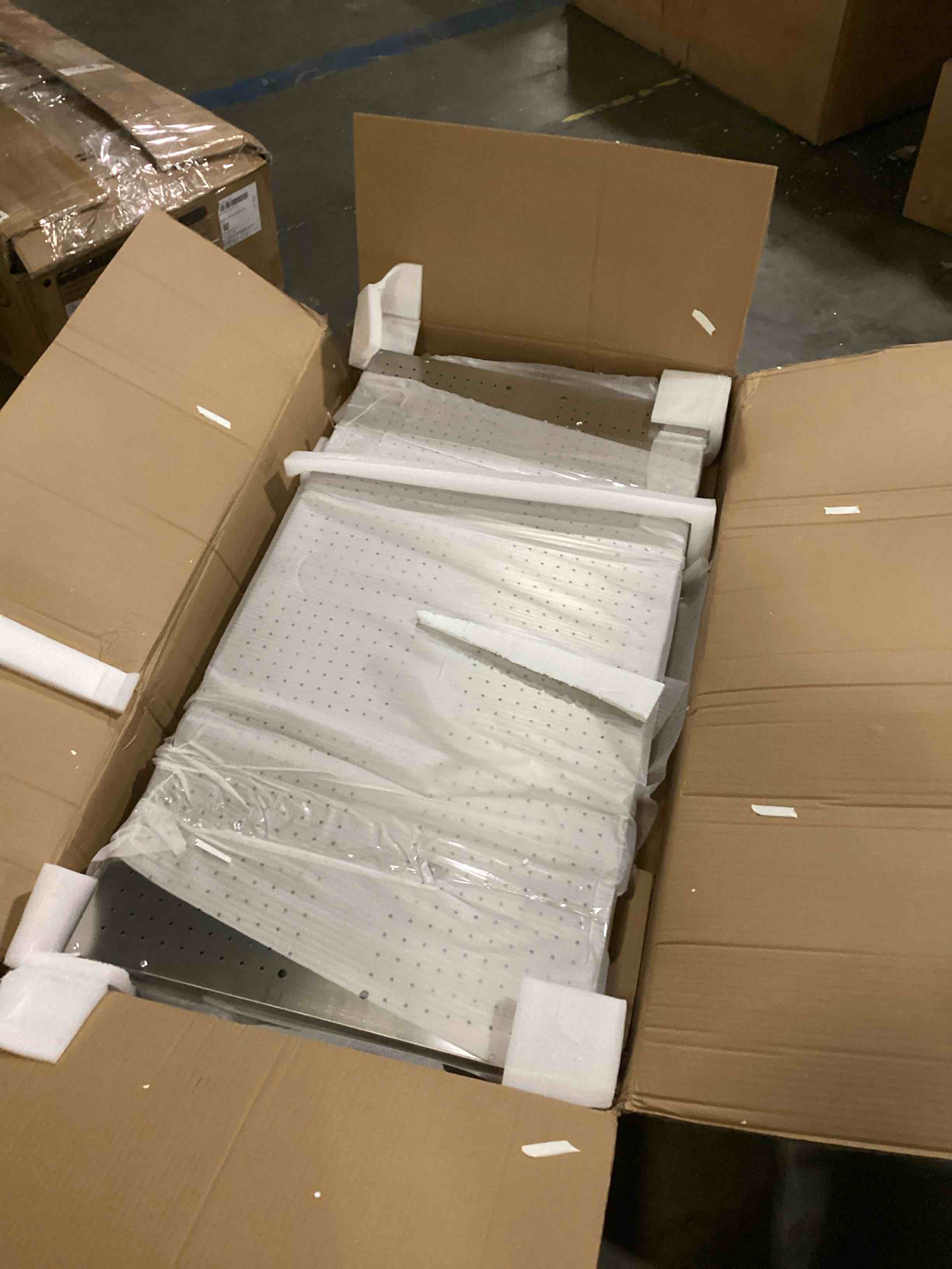 https://s3.amazonaws.com/lotting-images-prod/bidfta/PPE1446294_1742559137181.jpeg