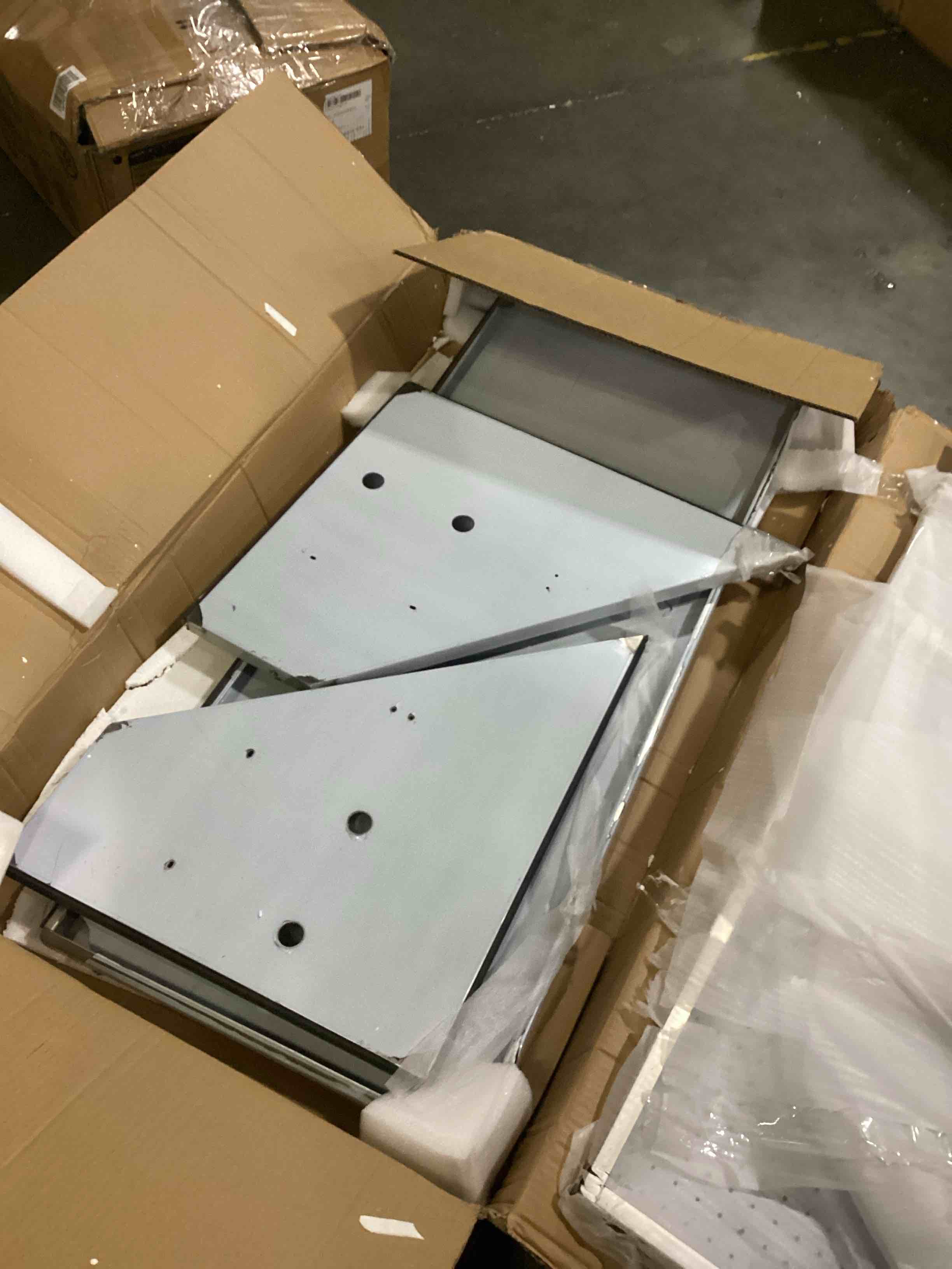 https://s3.amazonaws.com/lotting-images-prod/bidfta/PPE1446294_1742559260286.jpeg