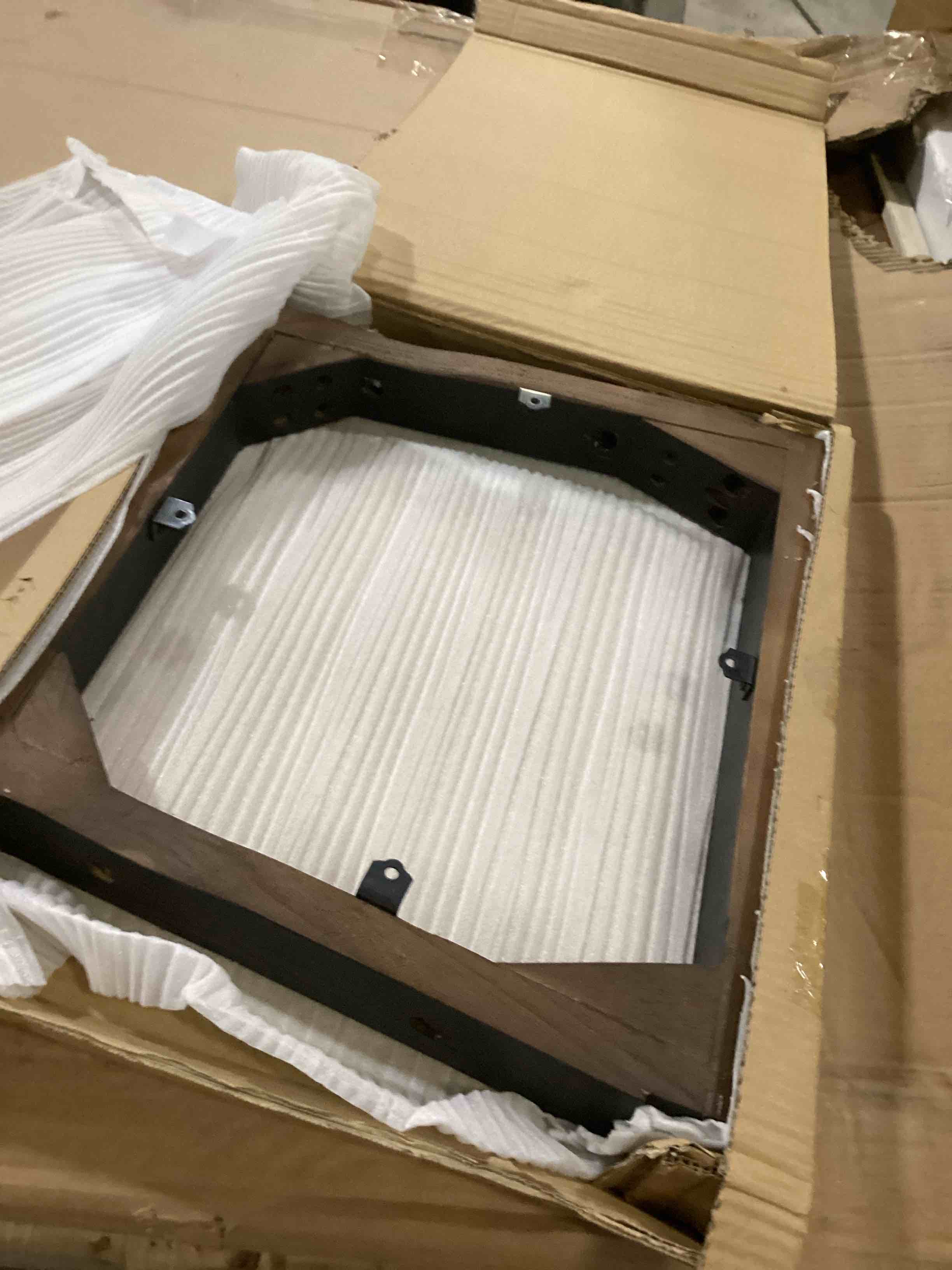 https://s3.amazonaws.com/lotting-images-prod/bidfta/PPE1446295_1742559622154.jpeg