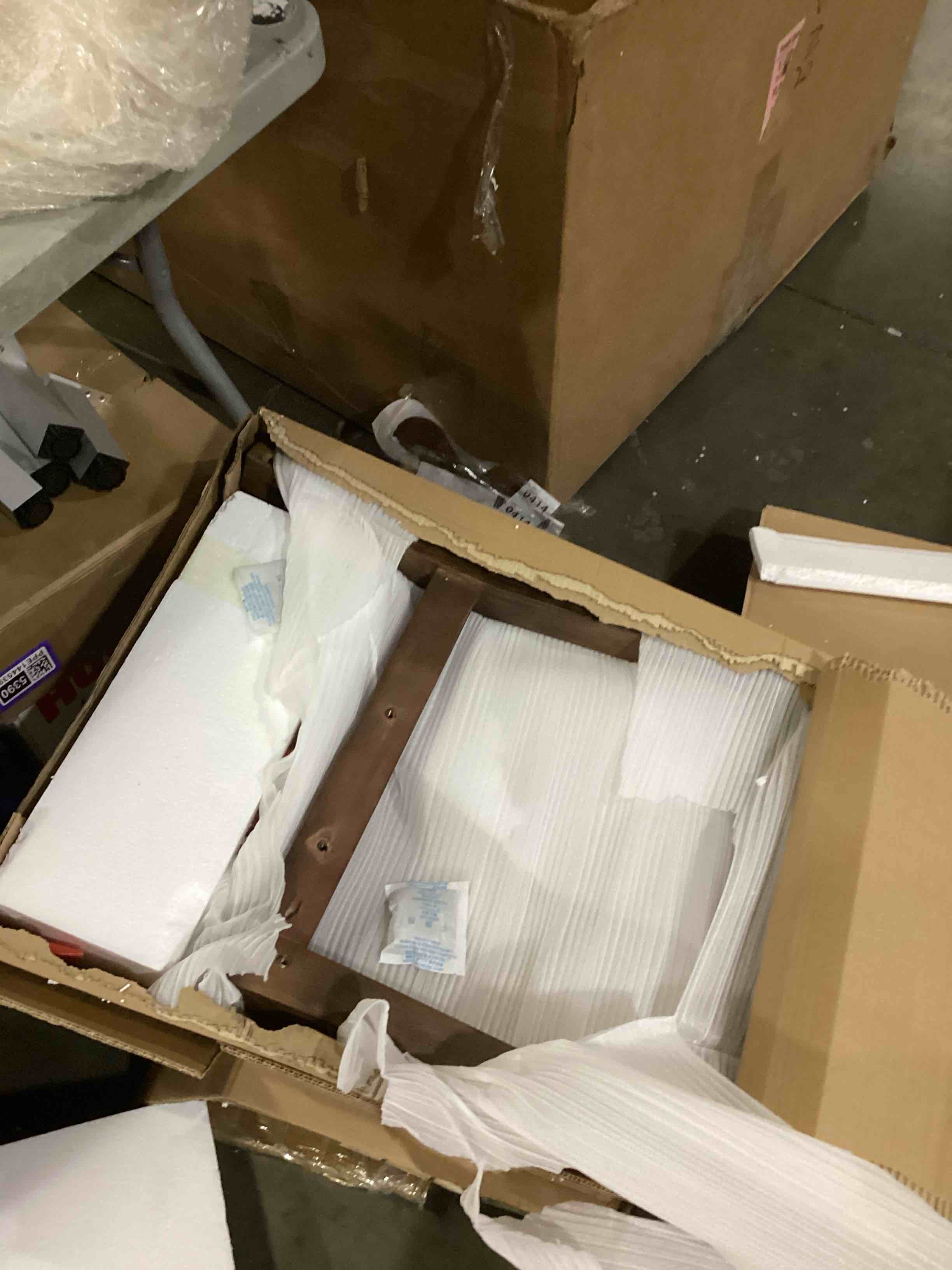 https://s3.amazonaws.com/lotting-images-prod/bidfta/PPE1446295_1742559663539.jpeg
