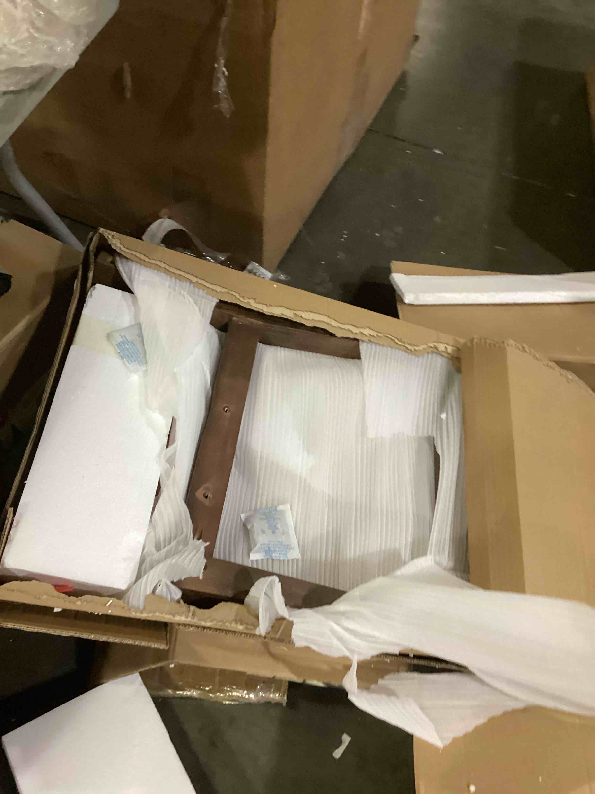 https://s3.amazonaws.com/lotting-images-prod/bidfta/PPE1446295_1742559665036.jpeg