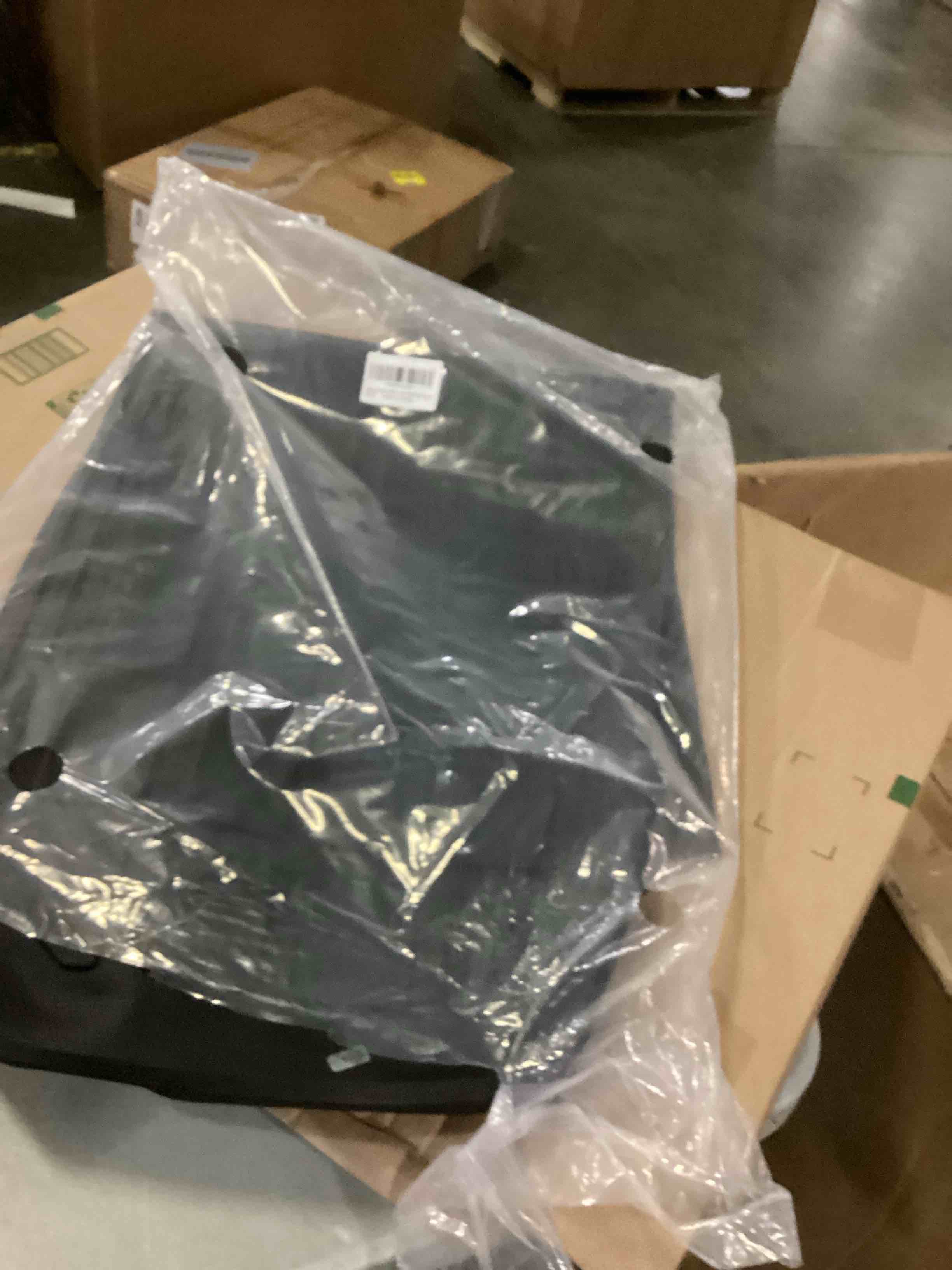 https://s3.amazonaws.com/lotting-images-prod/bidfta/PPE1446390_1742819014947.jpeg