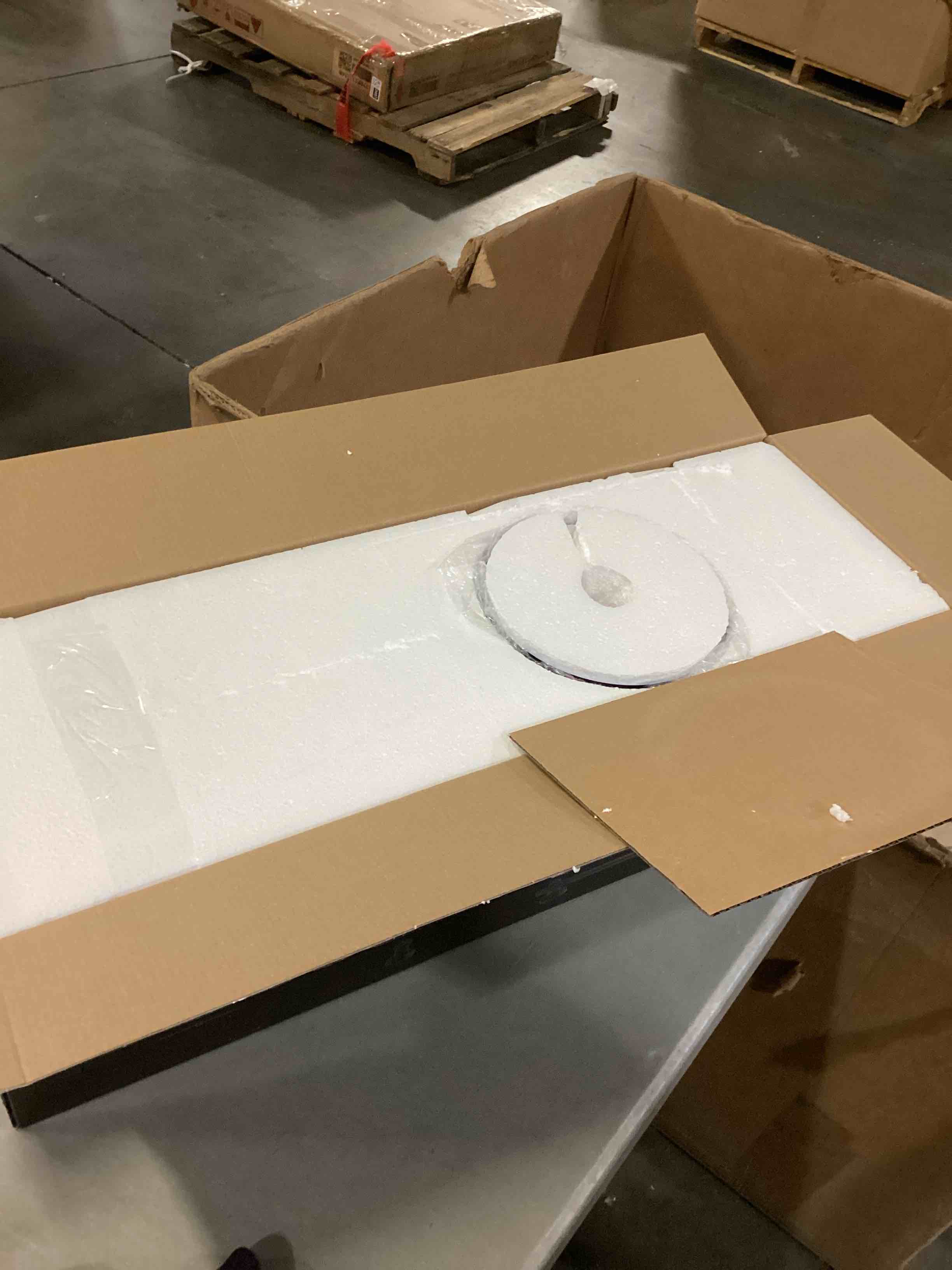 https://s3.amazonaws.com/lotting-images-prod/bidfta/PPE1446462_1742901629209.jpeg