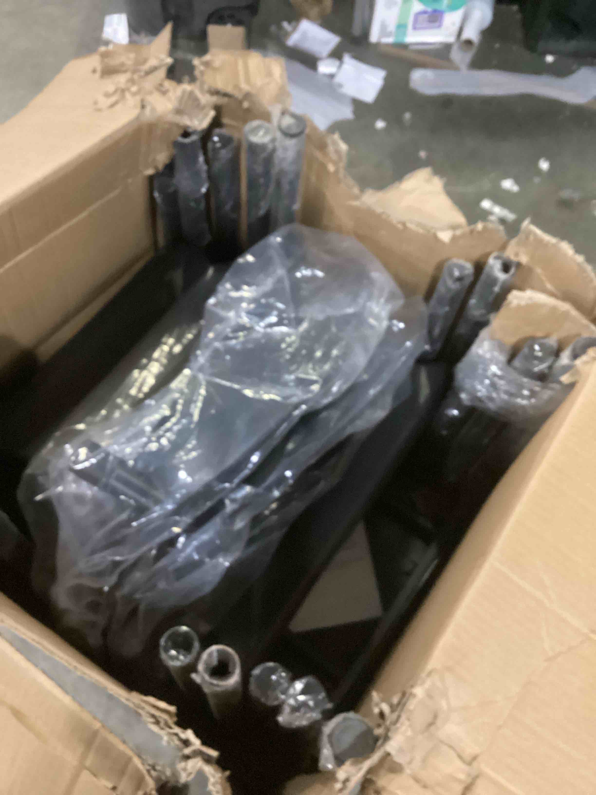https://s3.amazonaws.com/lotting-images-prod/bidfta/PPE1446507_1742915113286.jpeg