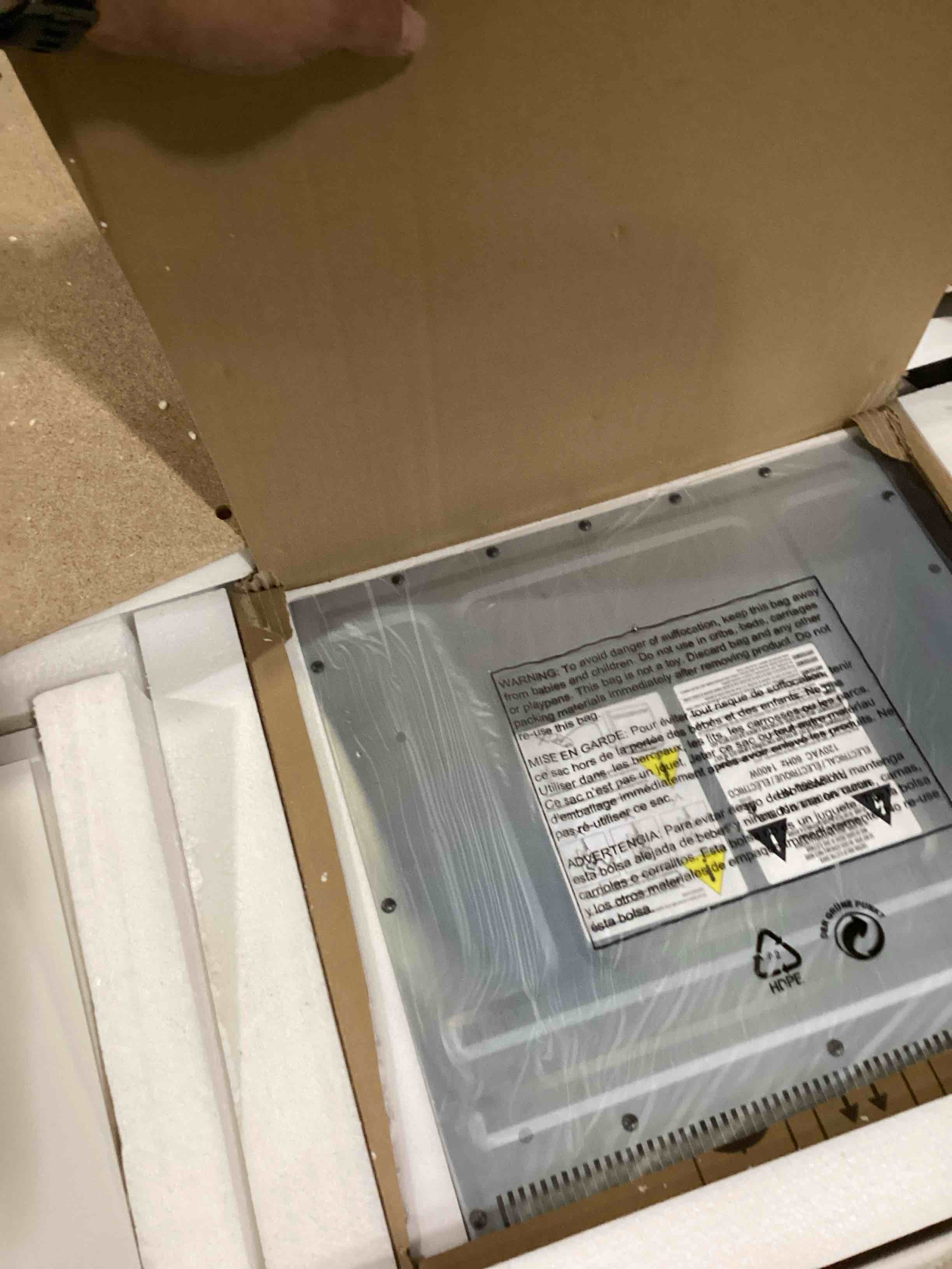 https://s3.amazonaws.com/lotting-images-prod/bidfta/PPE1446593_1742996255375.jpeg