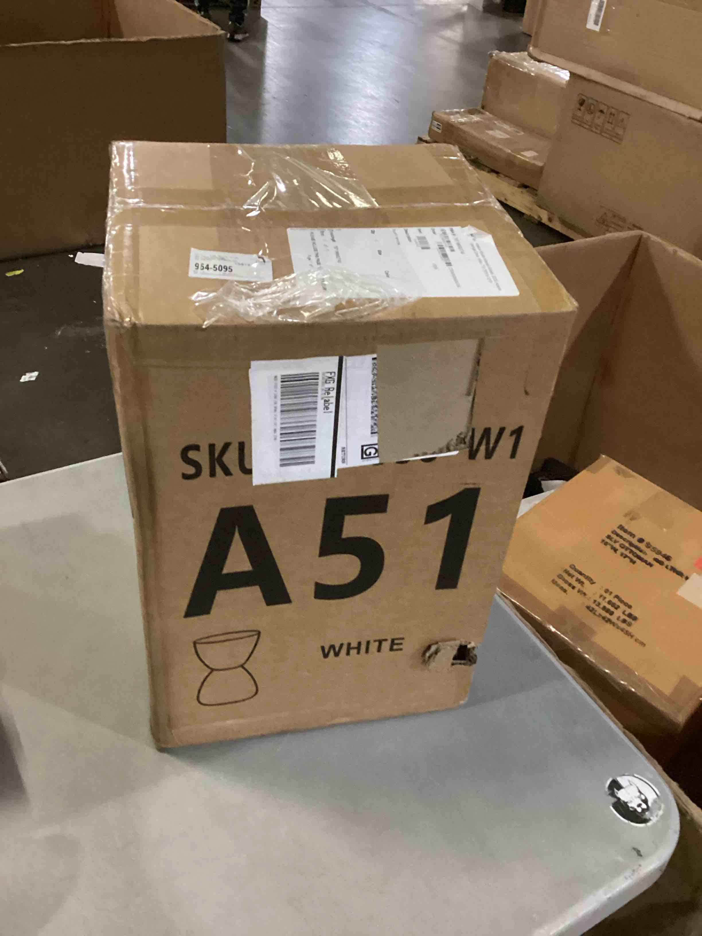 https://s3.amazonaws.com/lotting-images-prod/bidfta/PPE1446656_1743079116592.jpeg