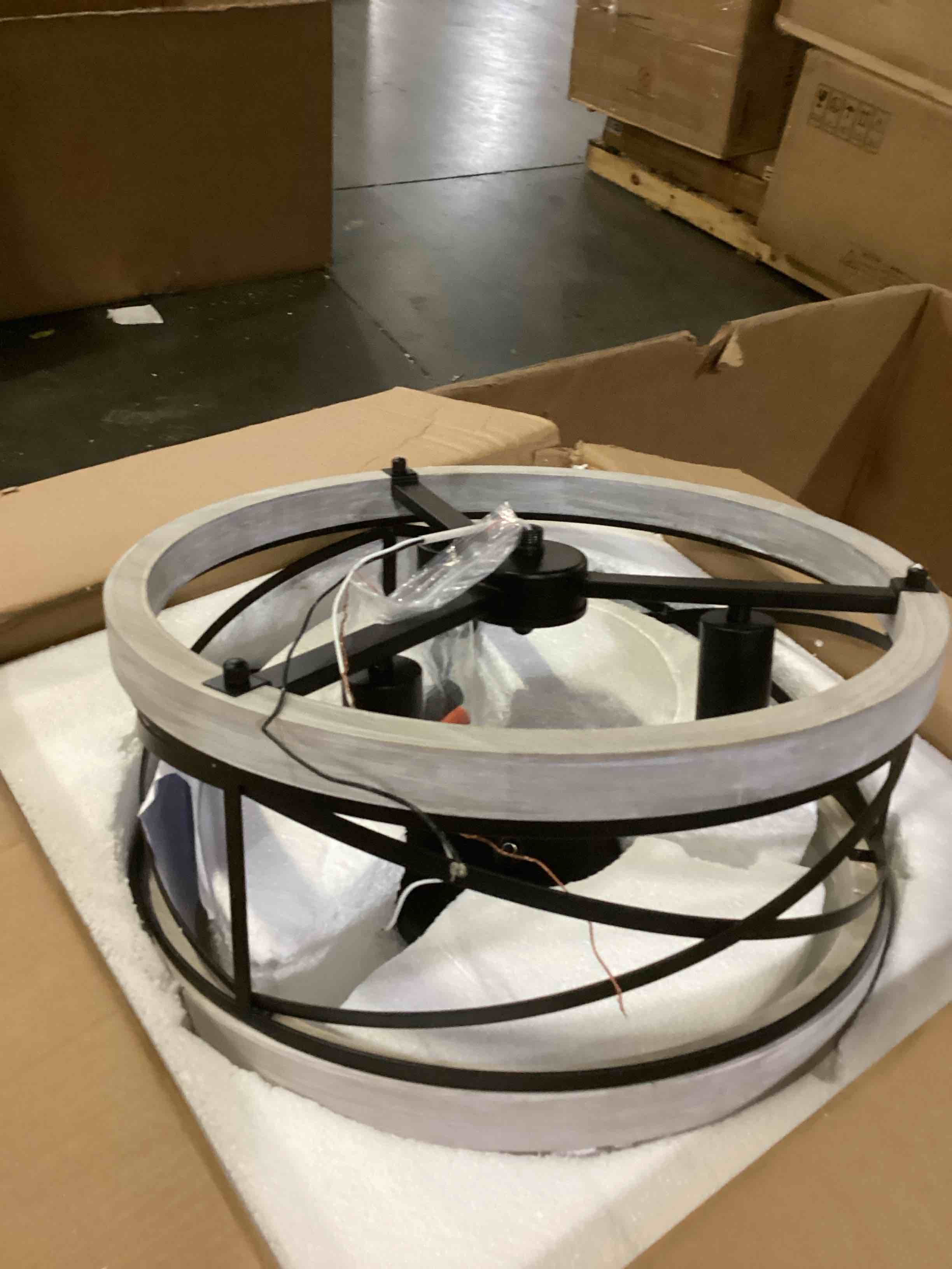 https://s3.amazonaws.com/lotting-images-prod/bidfta/PPE1446663_1743080311351.jpeg