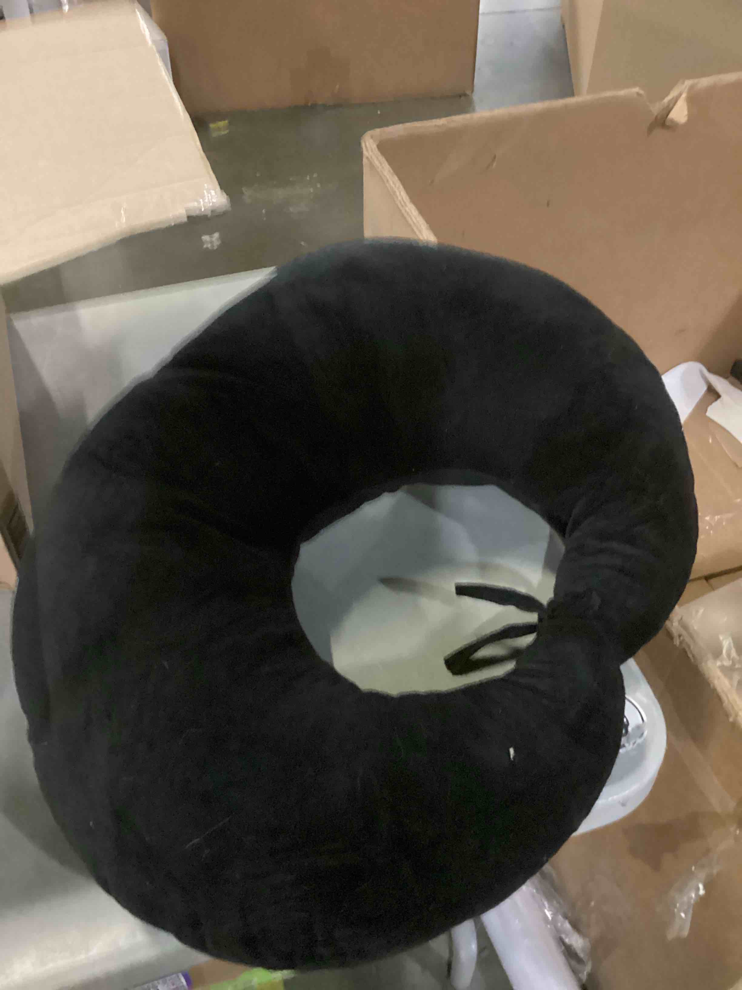 https://s3.amazonaws.com/lotting-images-prod/bidfta/PPE1446827_1743180846995.jpeg