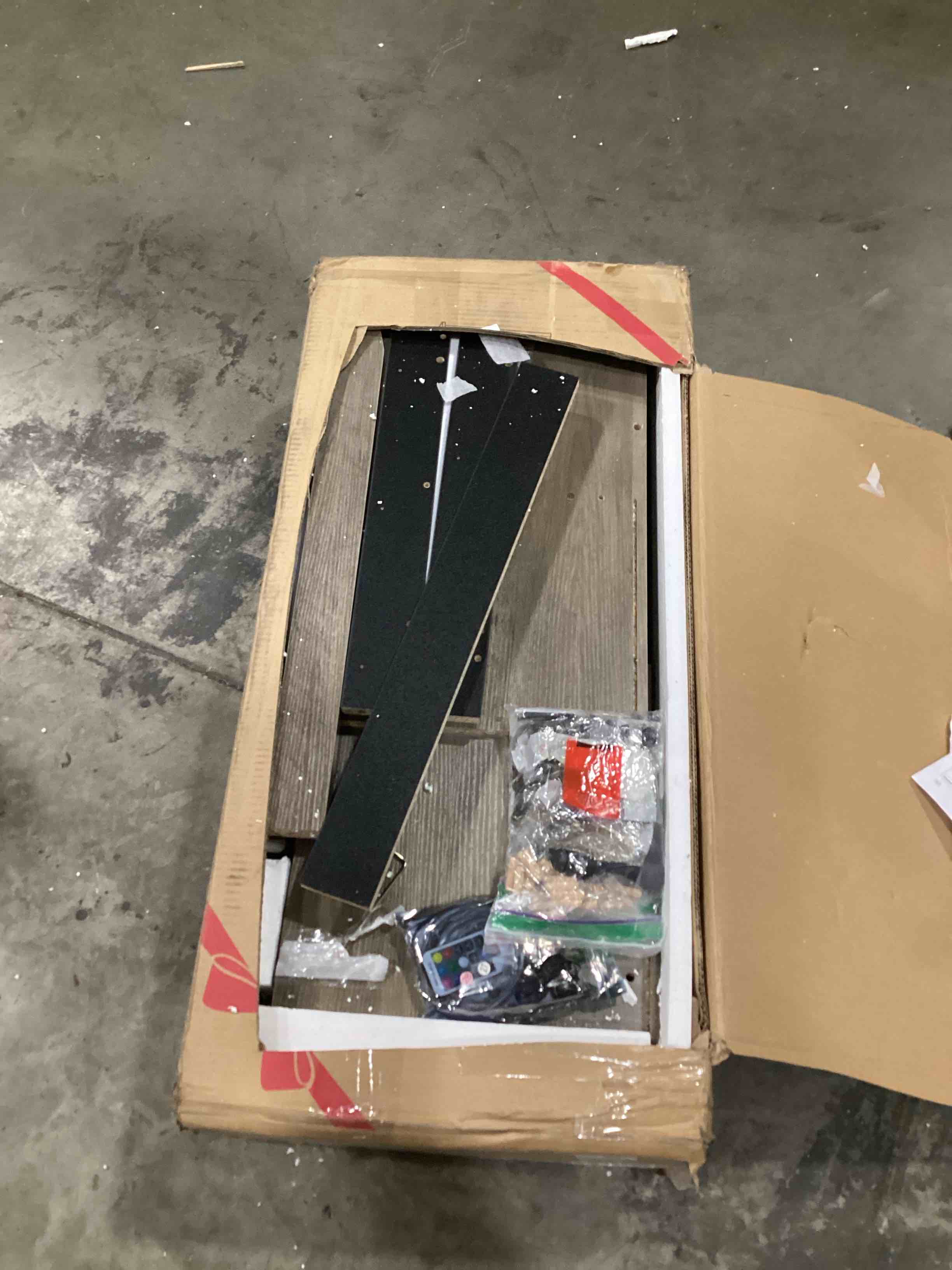https://s3.amazonaws.com/lotting-images-prod/bidfta/PPE1448347_1740407321789.jpeg