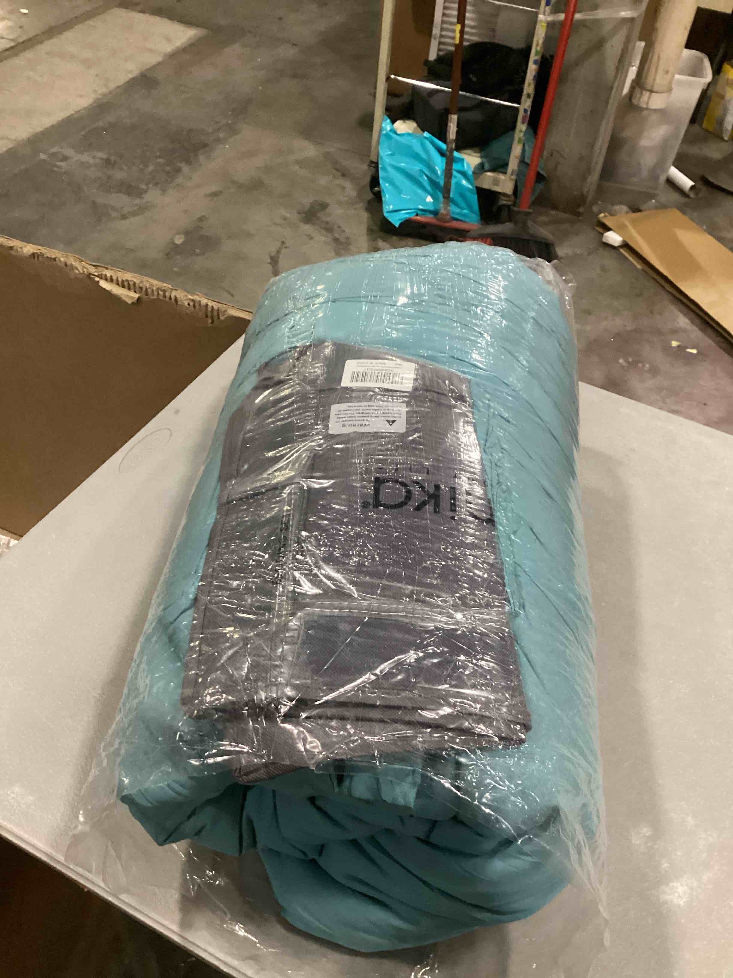 https://s3.amazonaws.com/lotting-images-prod/bidfta/PPE1448379_1740487523382.jpeg