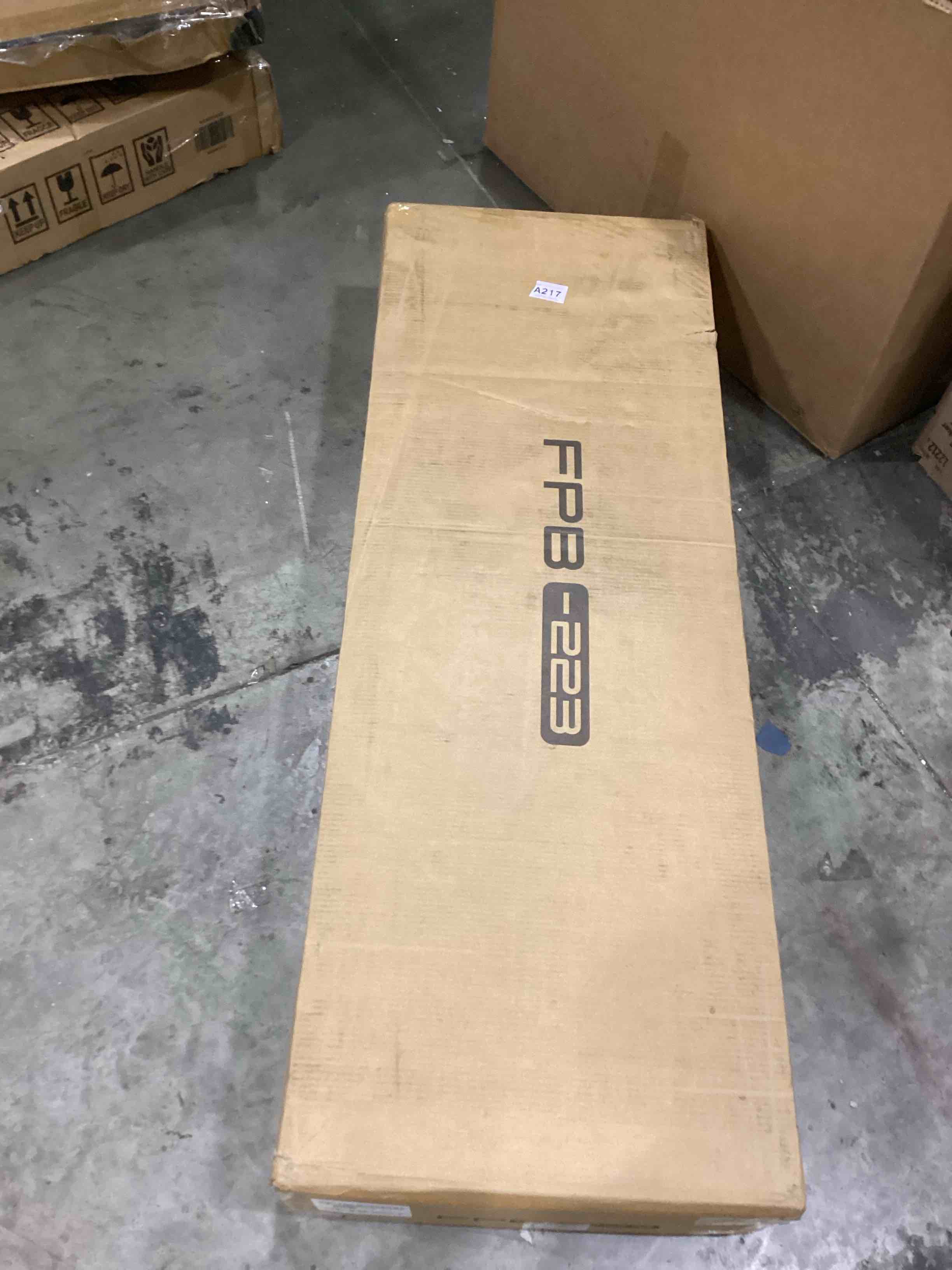 https://s3.amazonaws.com/lotting-images-prod/bidfta/PPE1448482_1740594384940.jpeg