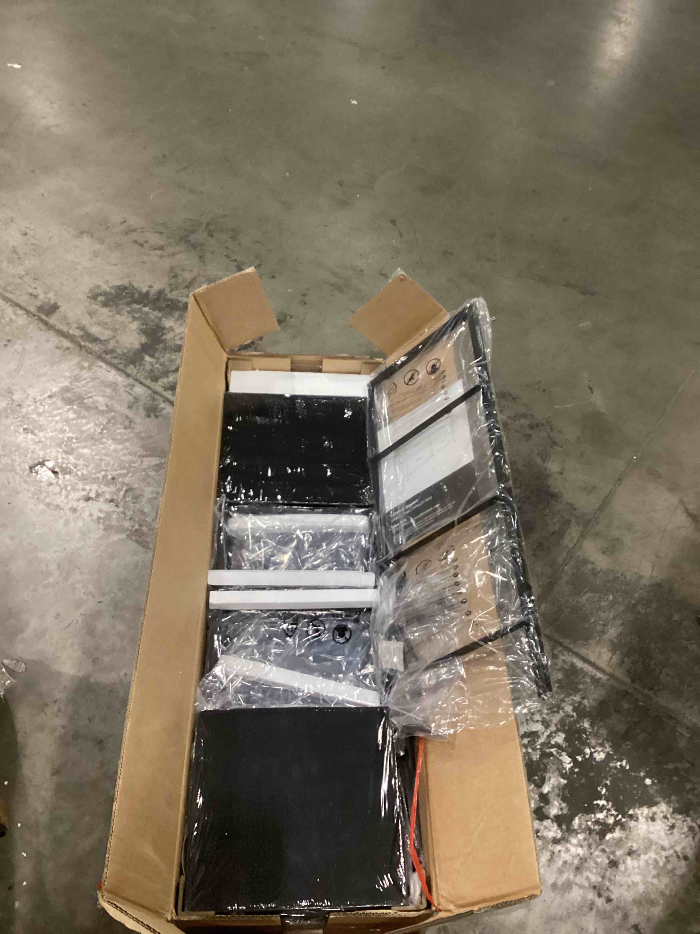 https://s3.amazonaws.com/lotting-images-prod/bidfta/PPE1448552_1740744866638.jpeg