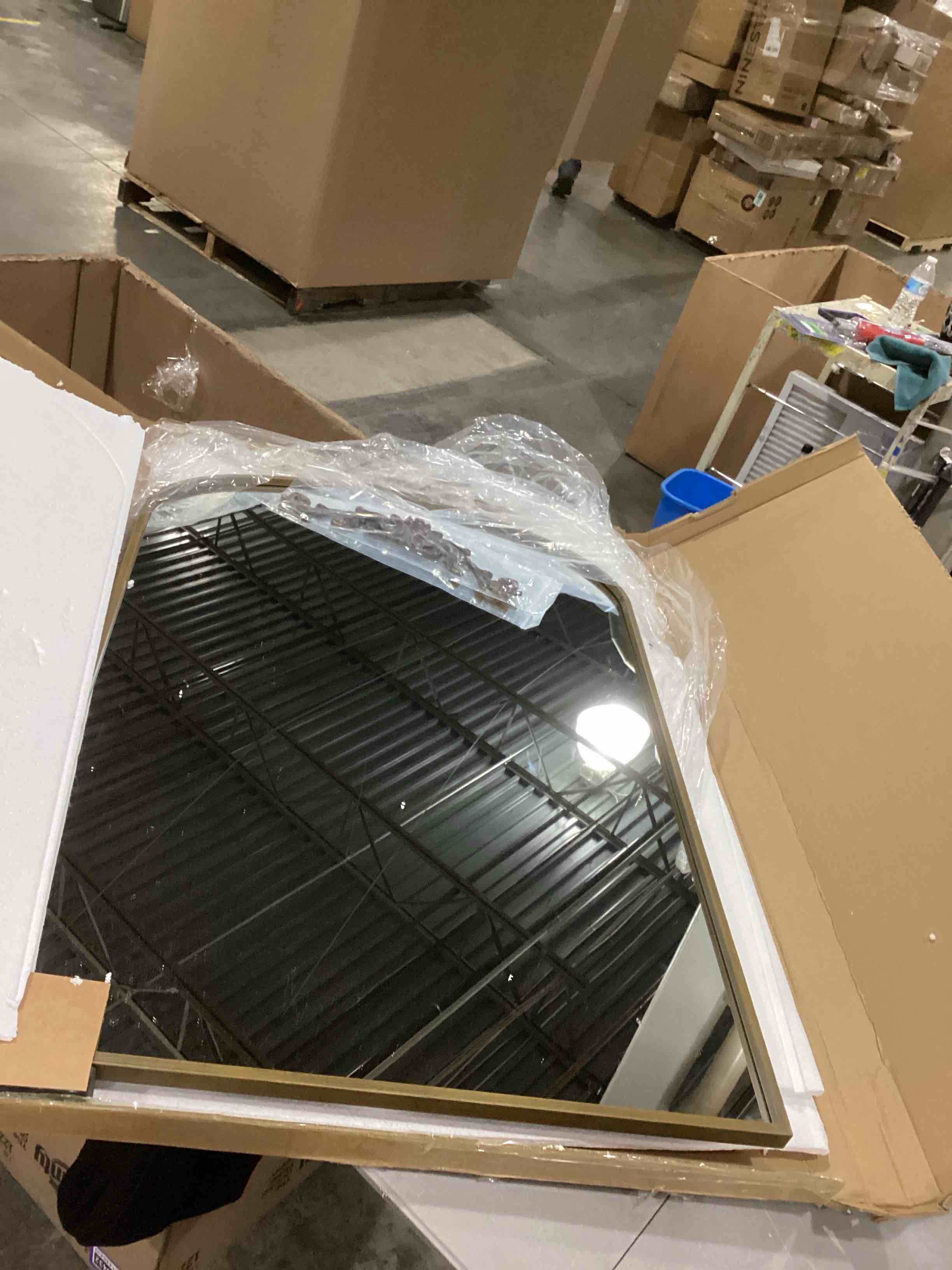 https://s3.amazonaws.com/lotting-images-prod/bidfta/PPE1448815_1741271195048.jpeg