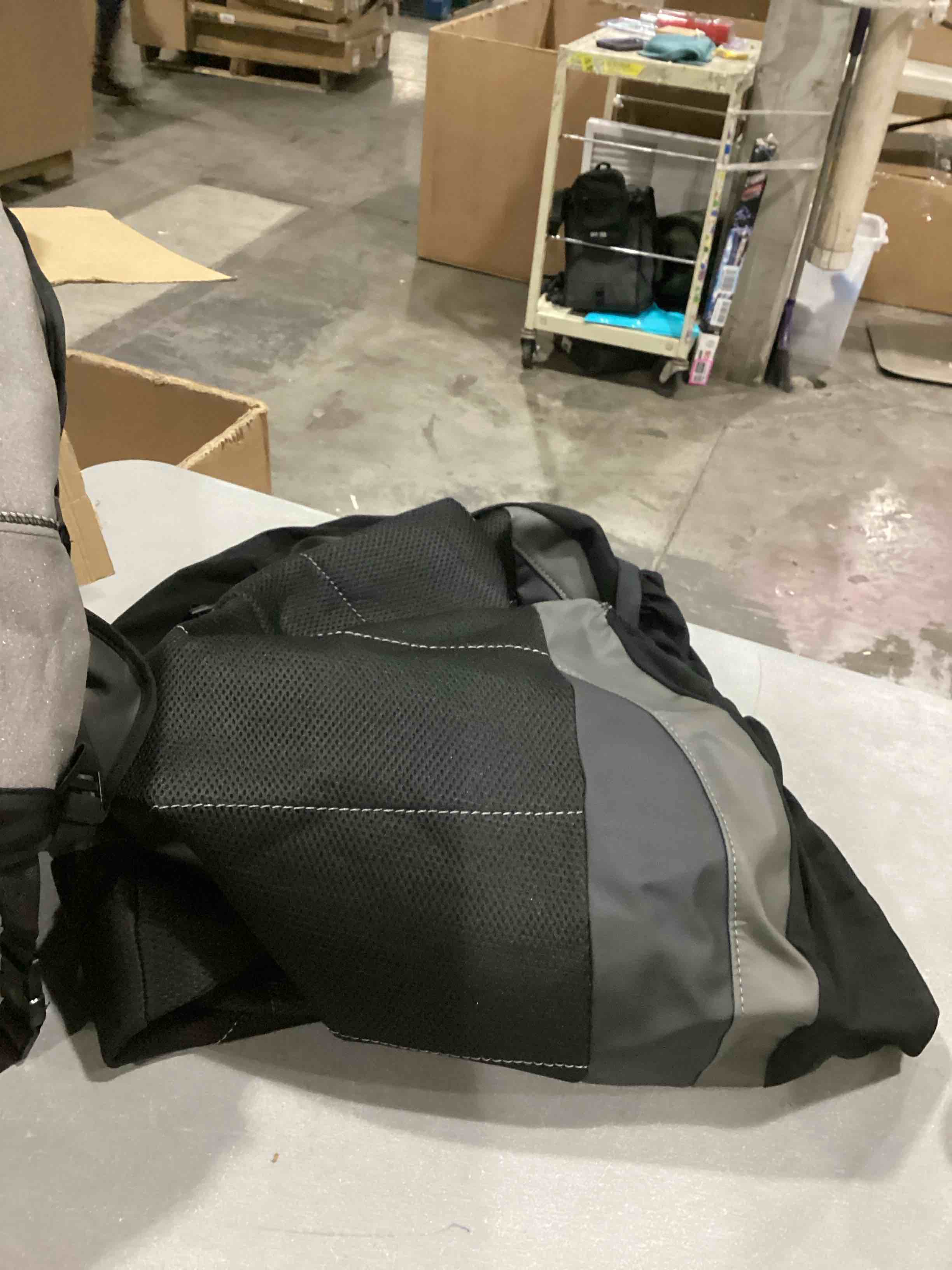 https://s3.amazonaws.com/lotting-images-prod/bidfta/PPE1449021_1741627265598.jpeg