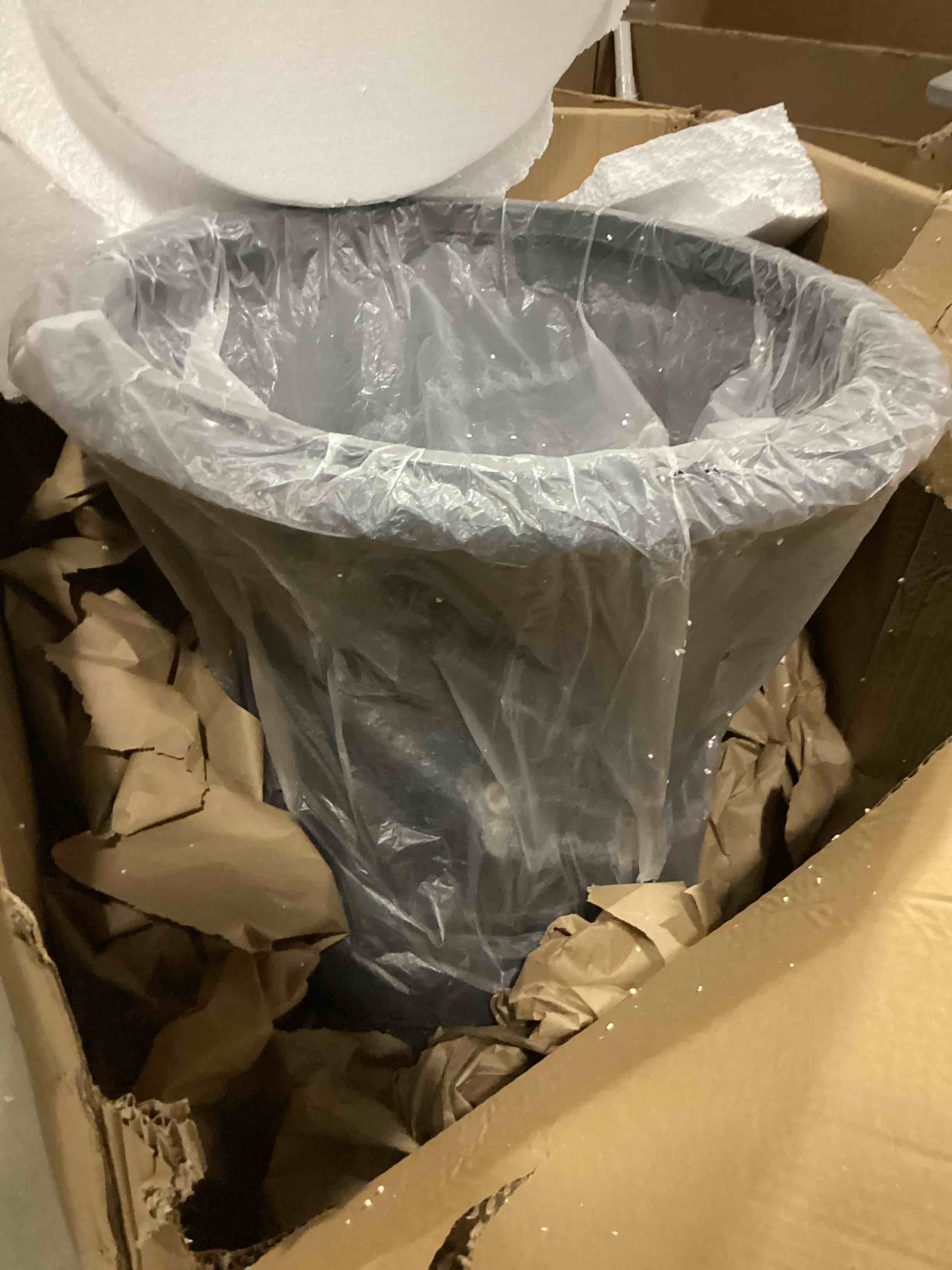 https://s3.amazonaws.com/lotting-images-prod/bidfta/PPE1449497_1742495012293.jpeg