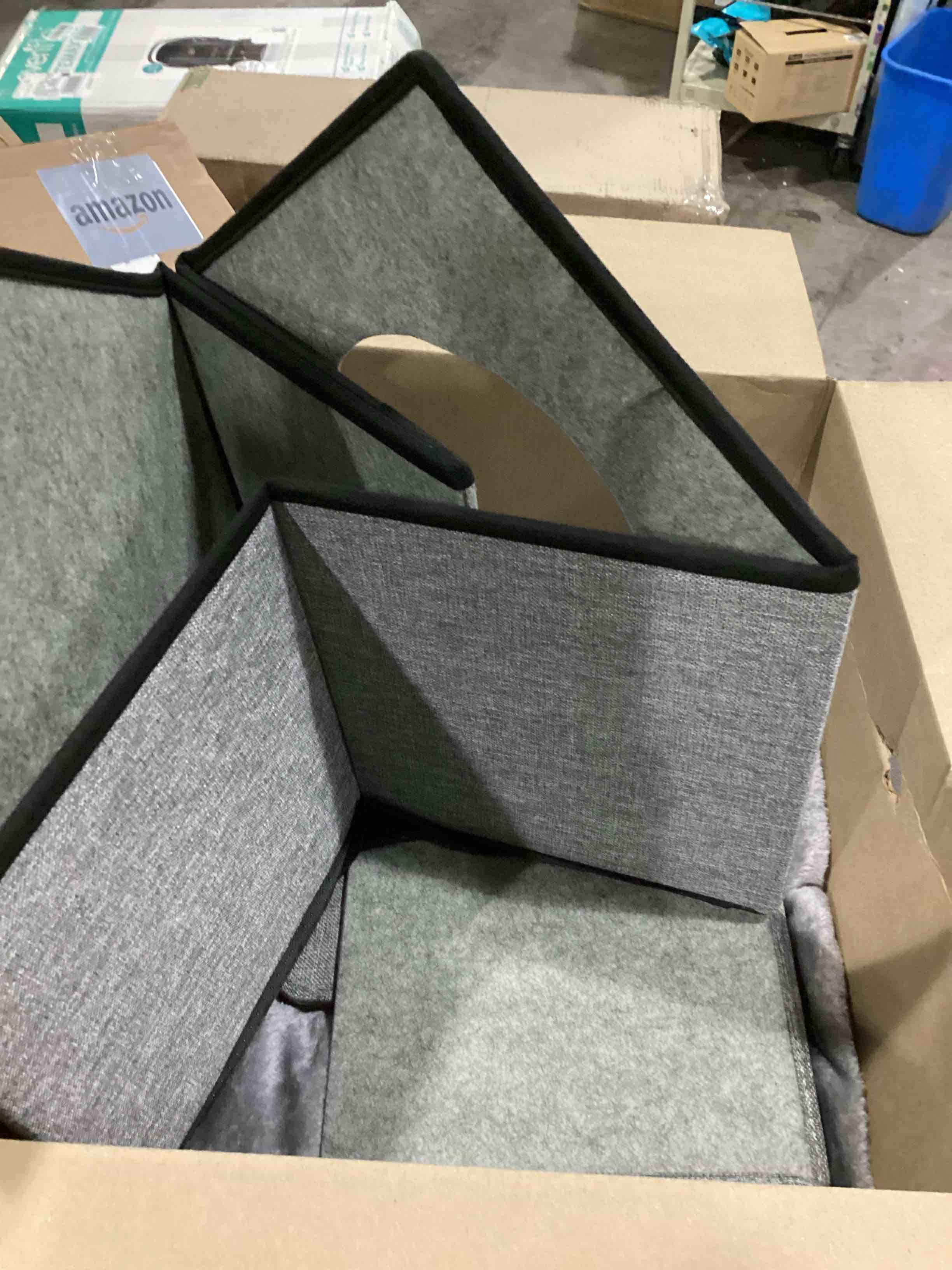 https://s3.amazonaws.com/lotting-images-prod/bidfta/PPE1449615_1742818249869.jpeg