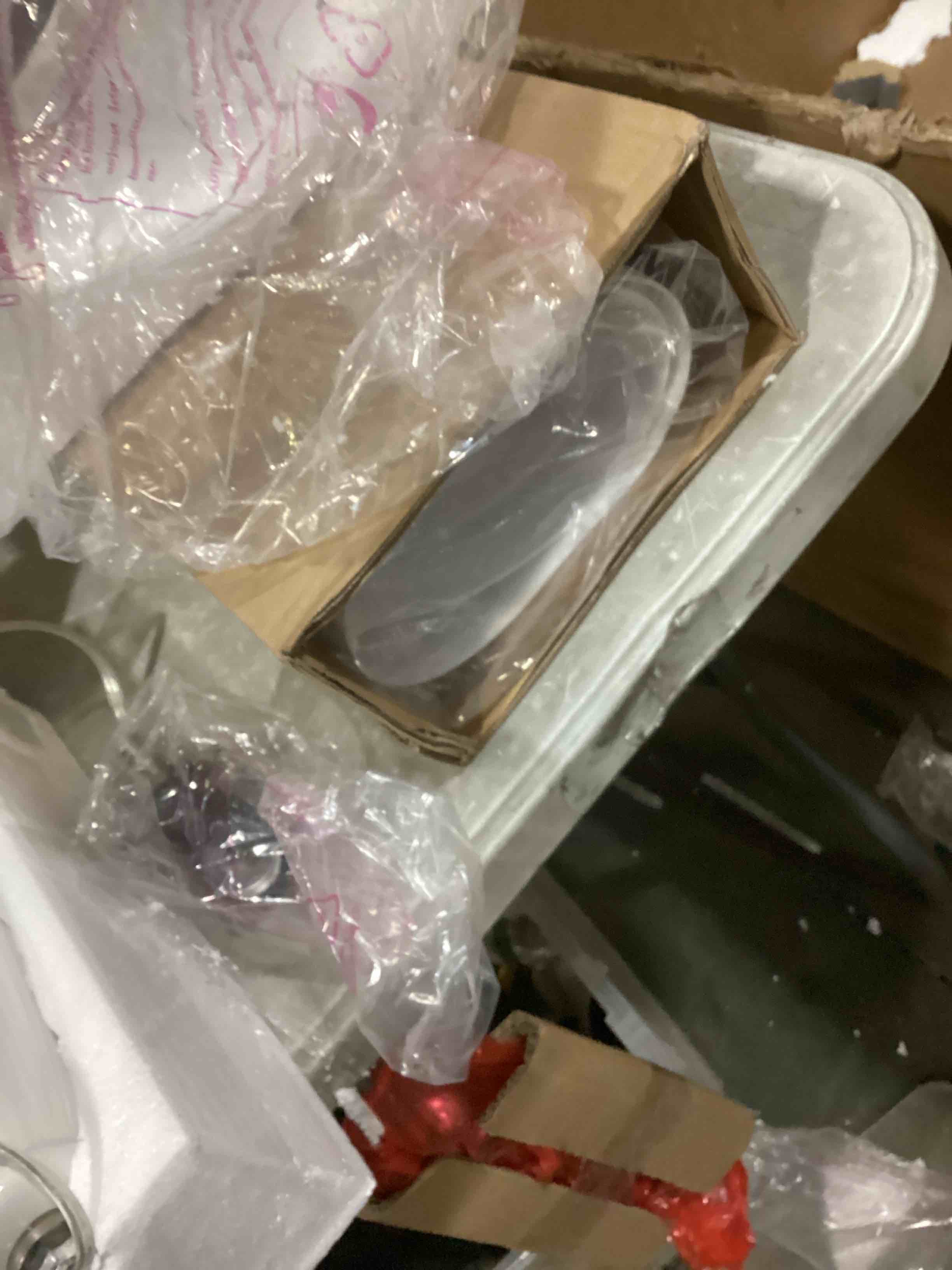 https://s3.amazonaws.com/lotting-images-prod/bidfta/PPE1450399_1738953243022.jpeg
