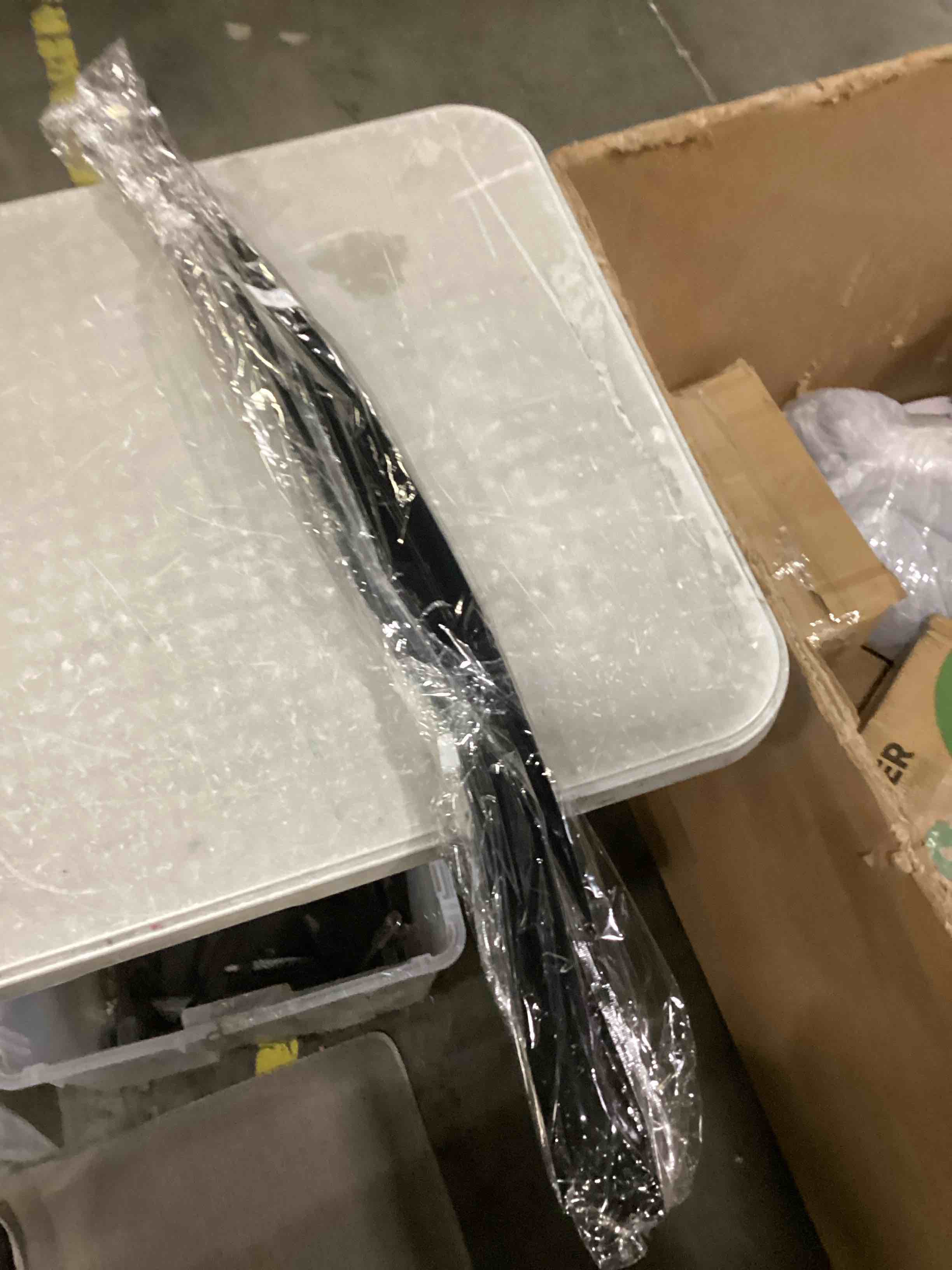https://s3.amazonaws.com/lotting-images-prod/bidfta/PPE1451392_1740142917694.jpeg