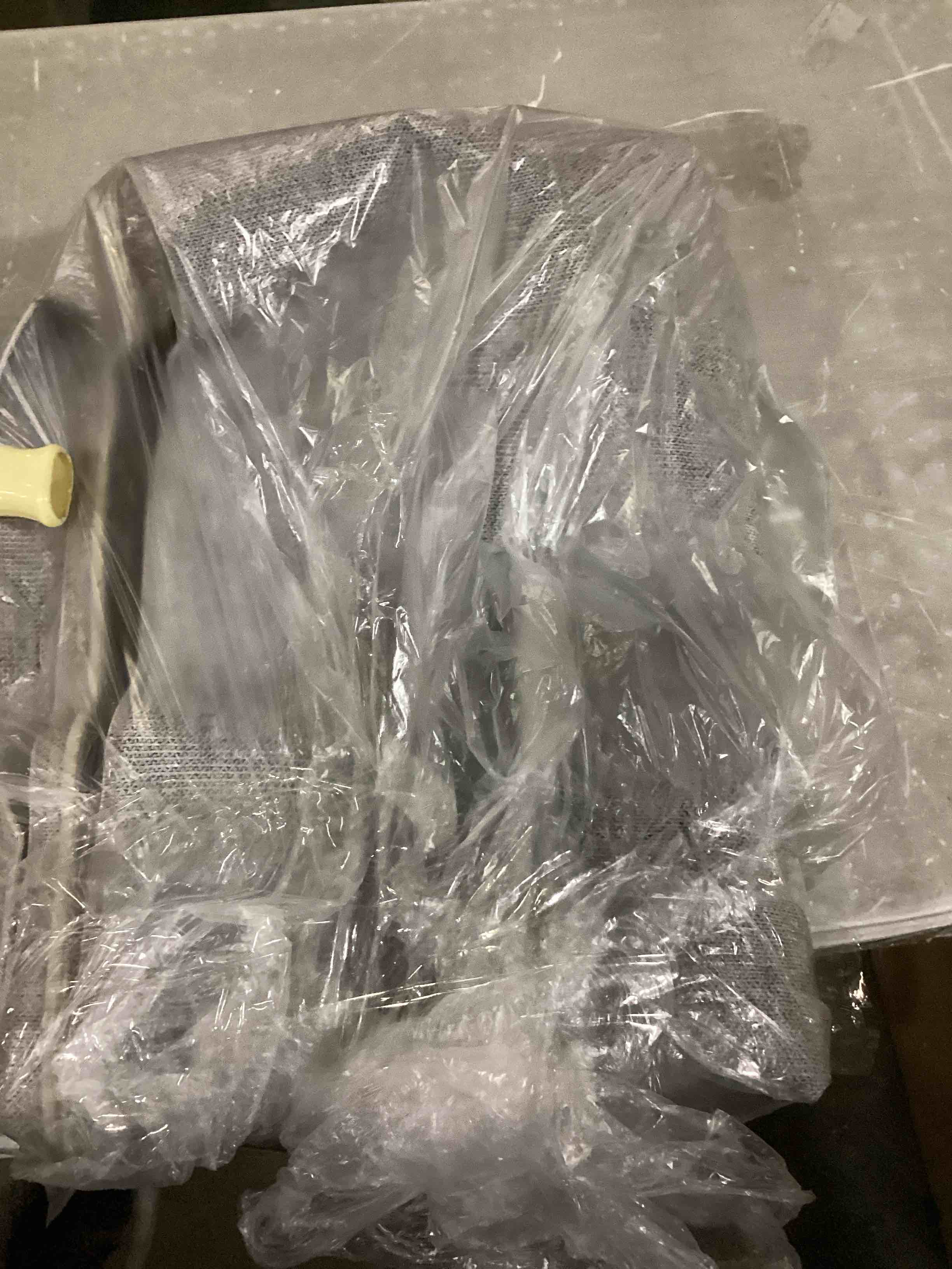 https://s3.amazonaws.com/lotting-images-prod/bidfta/PPE1451649_1740415684399.jpeg