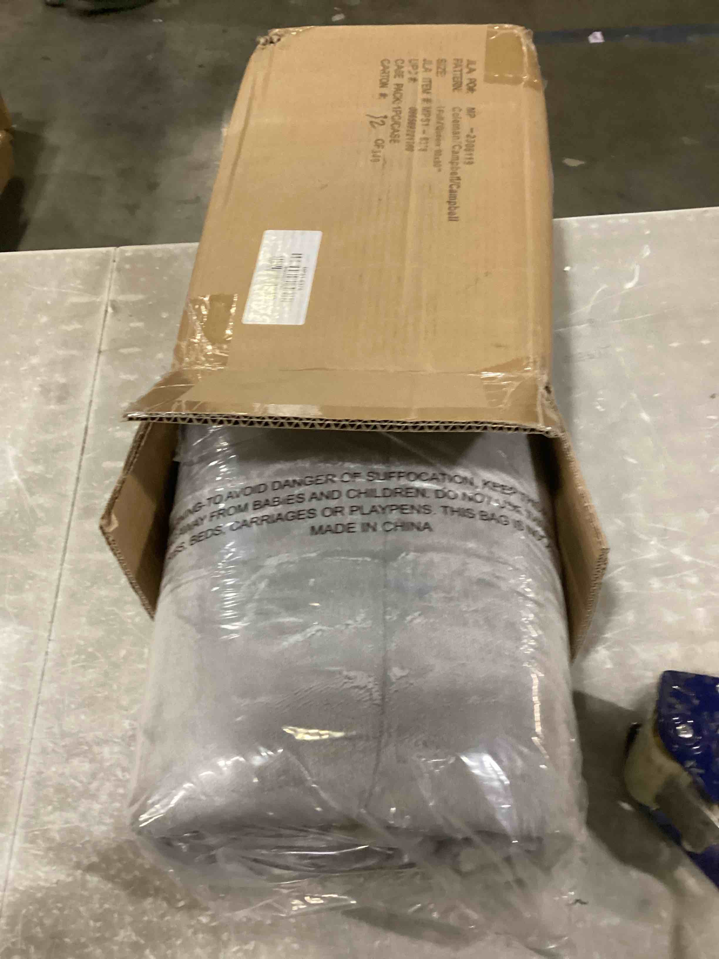 https://s3.amazonaws.com/lotting-images-prod/bidfta/PPE1452119_1740744172904.jpeg