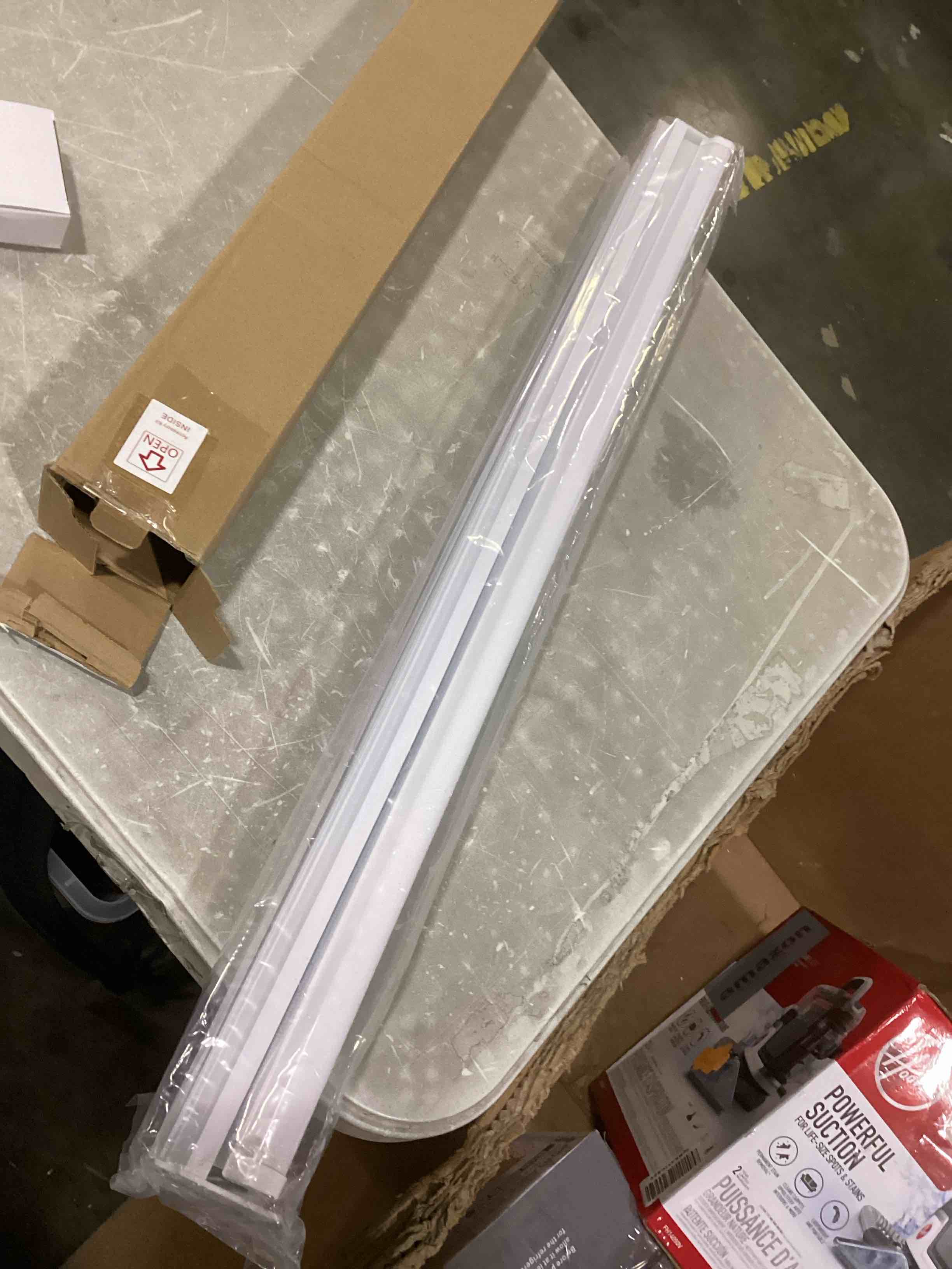 https://s3.amazonaws.com/lotting-images-prod/bidfta/PPE1452121_1740744419207.jpeg