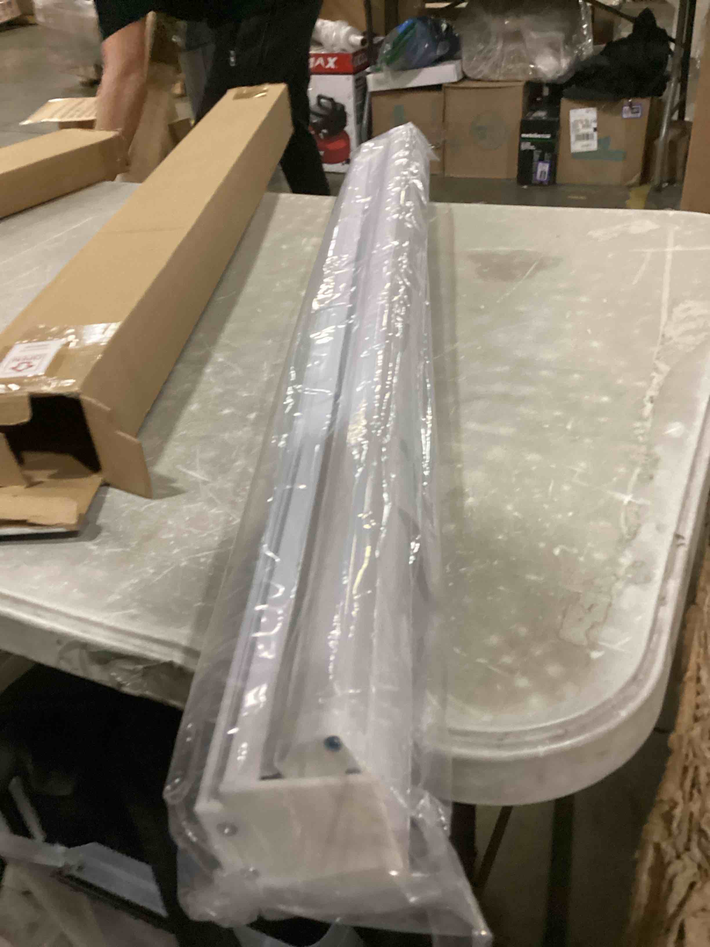 https://s3.amazonaws.com/lotting-images-prod/bidfta/PPE1452121_1740744422730.jpeg