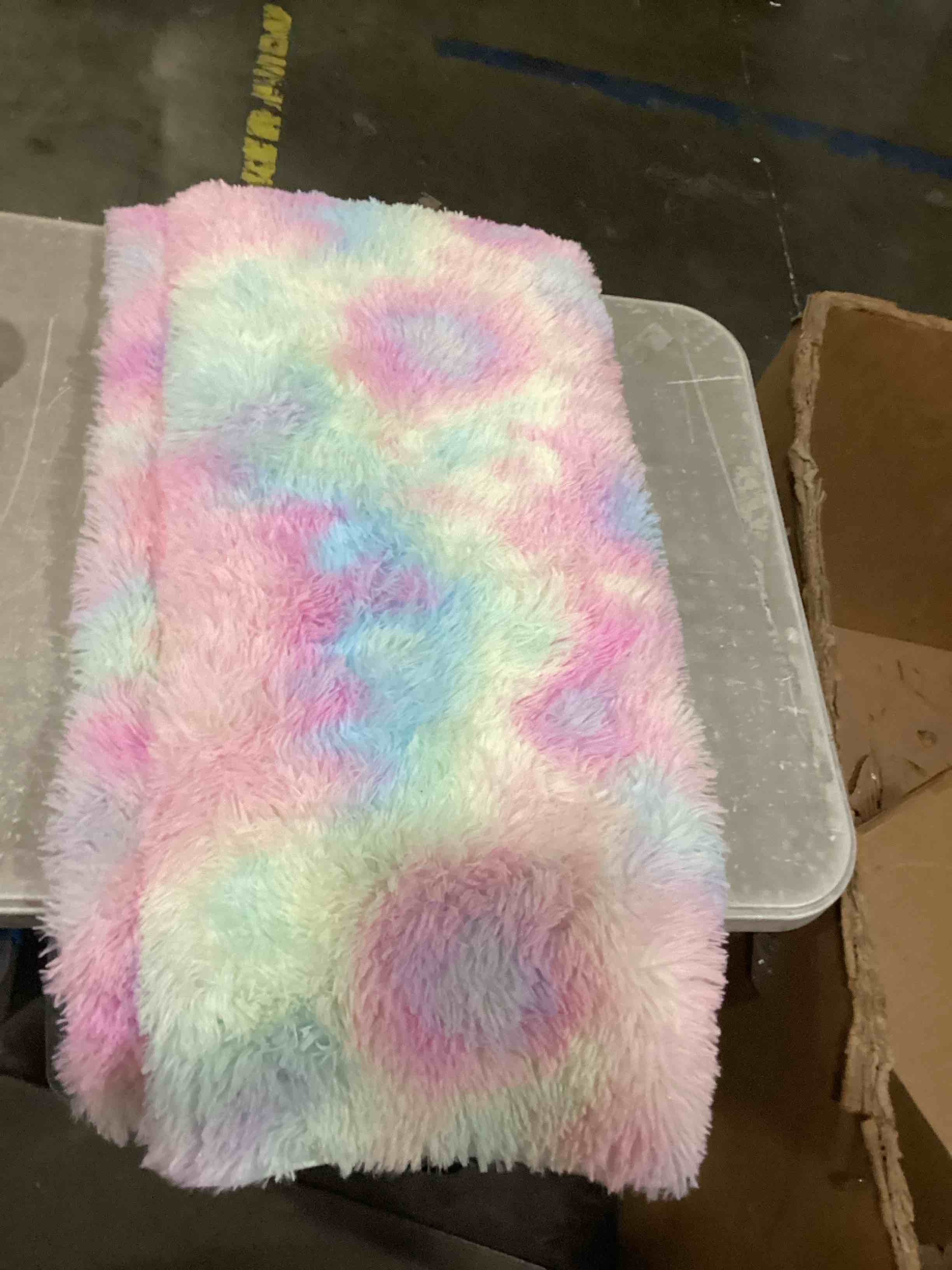https://s3.amazonaws.com/lotting-images-prod/bidfta/PPE1452573_1741275133119.jpeg