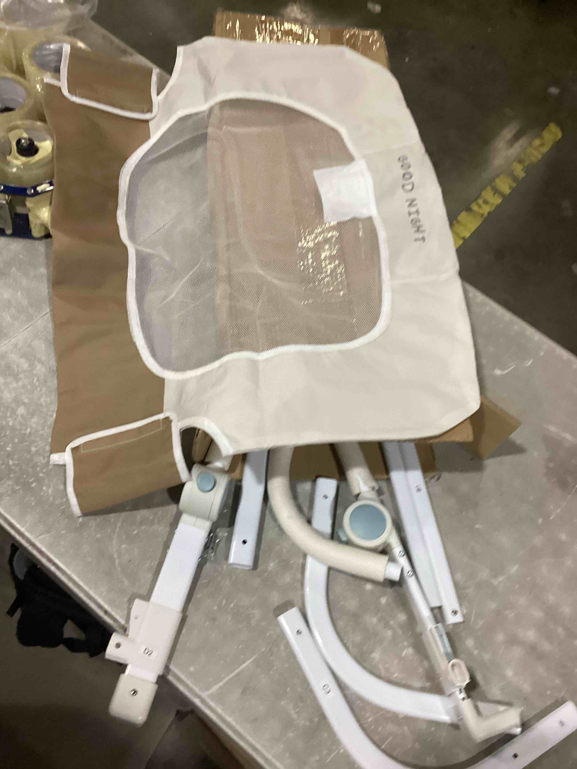 https://s3.amazonaws.com/lotting-images-prod/bidfta/PPE1452765_1741377269666.jpeg