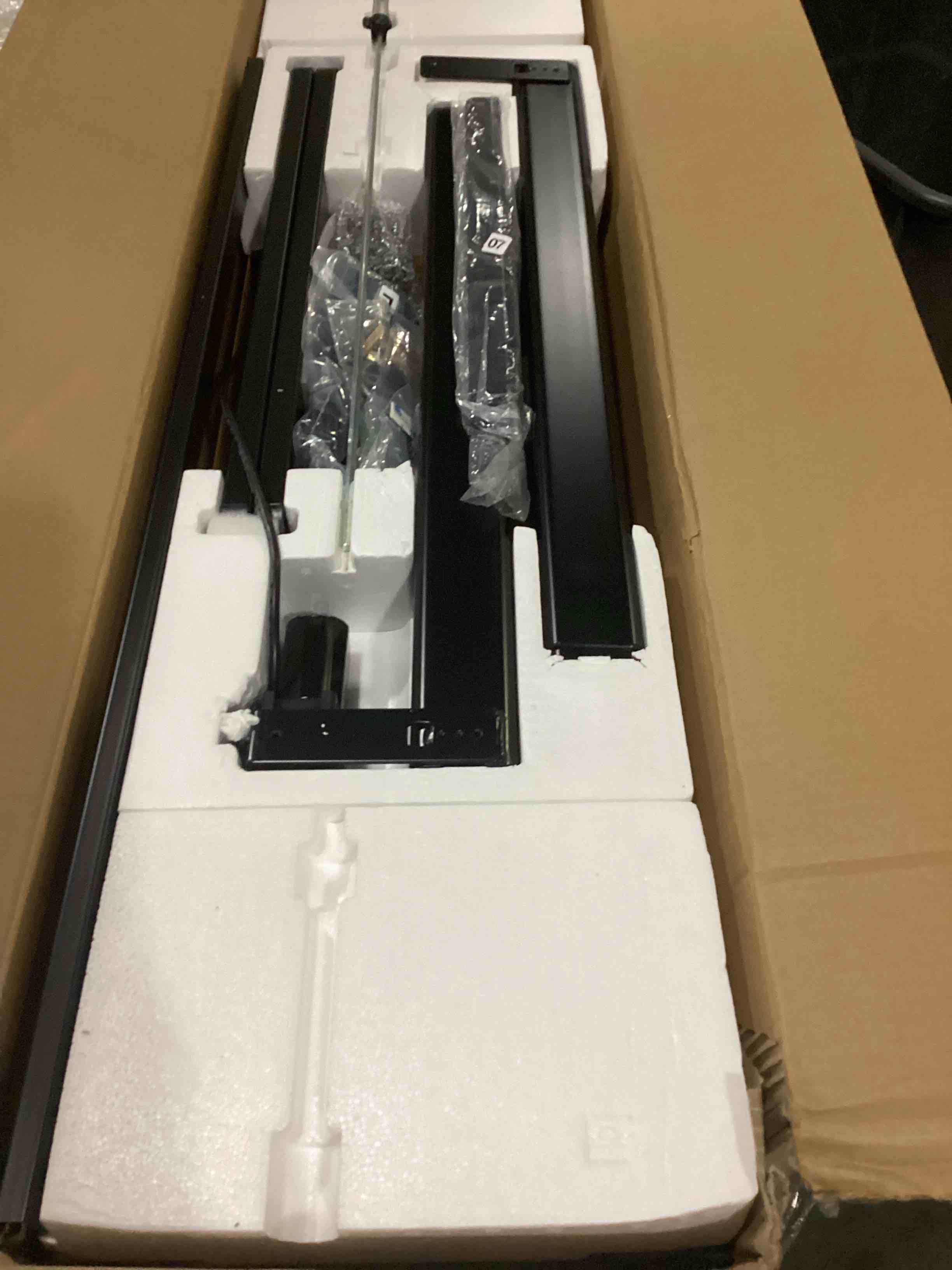 https://s3.amazonaws.com/lotting-images-prod/bidfta/PPE1452908_1741627539522.jpeg