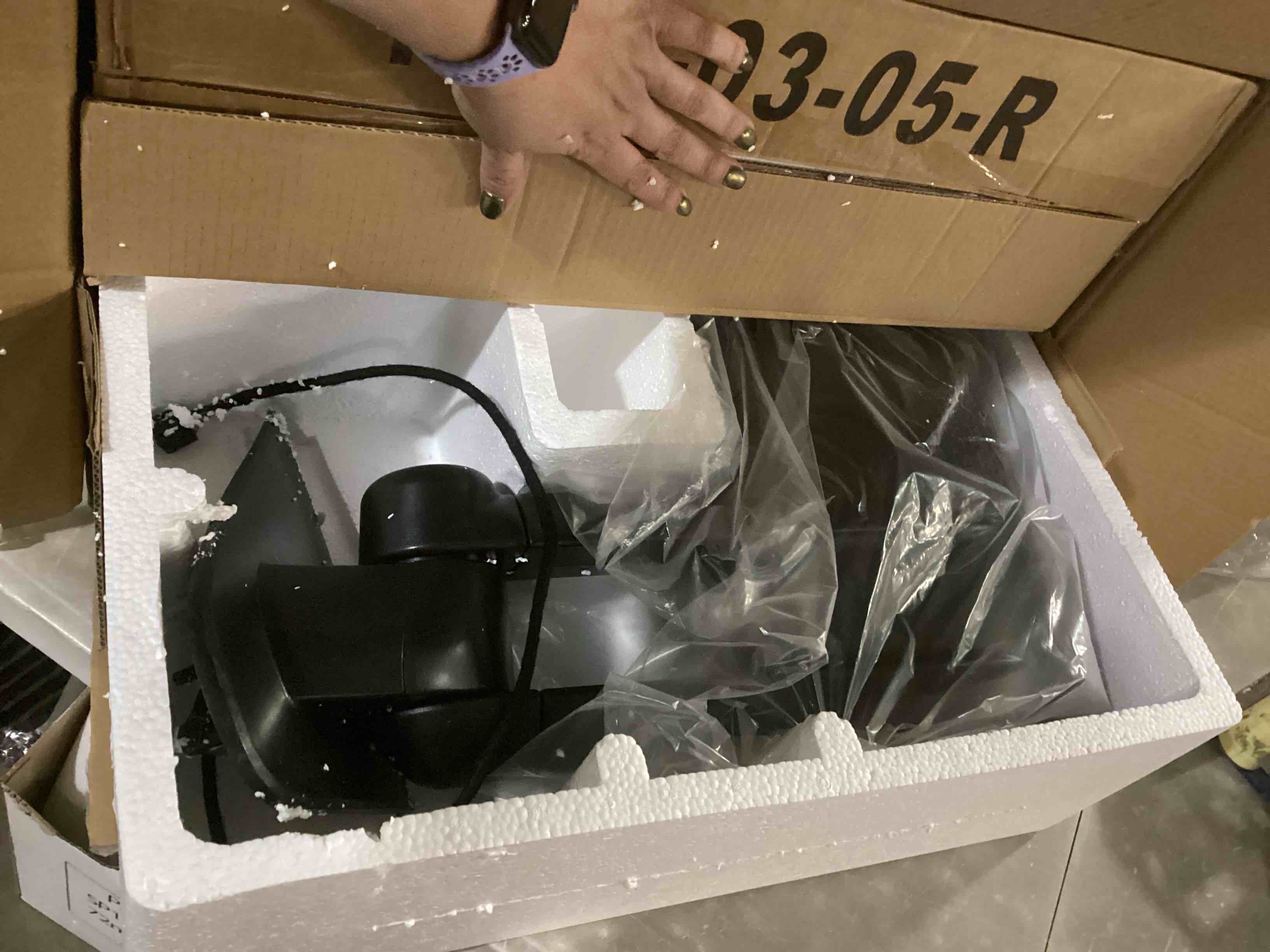 https://s3.amazonaws.com/lotting-images-prod/bidfta/PPE1453858_1741015738209.jpeg