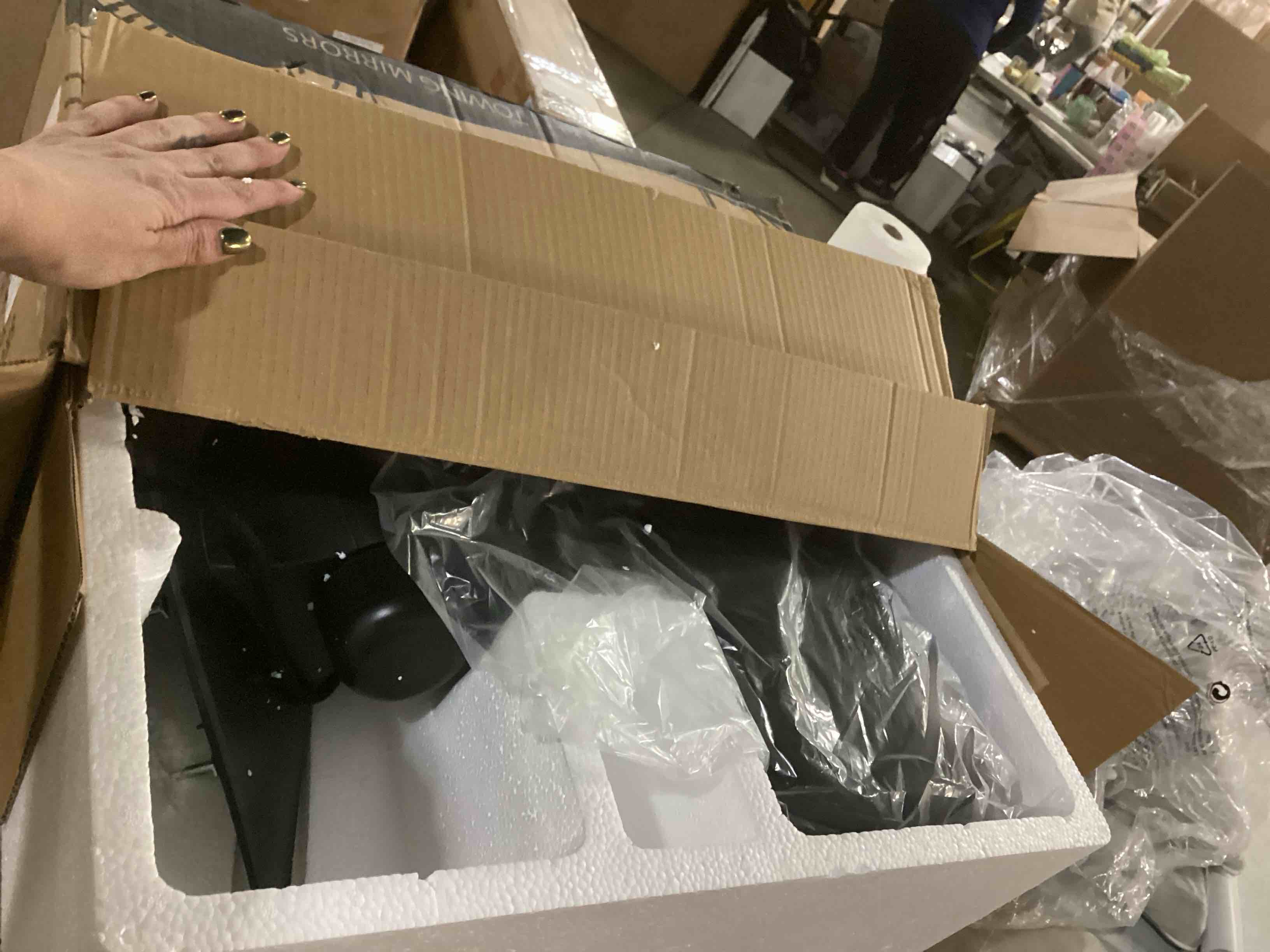 https://s3.amazonaws.com/lotting-images-prod/bidfta/PPE1453858_1741015755139.jpeg