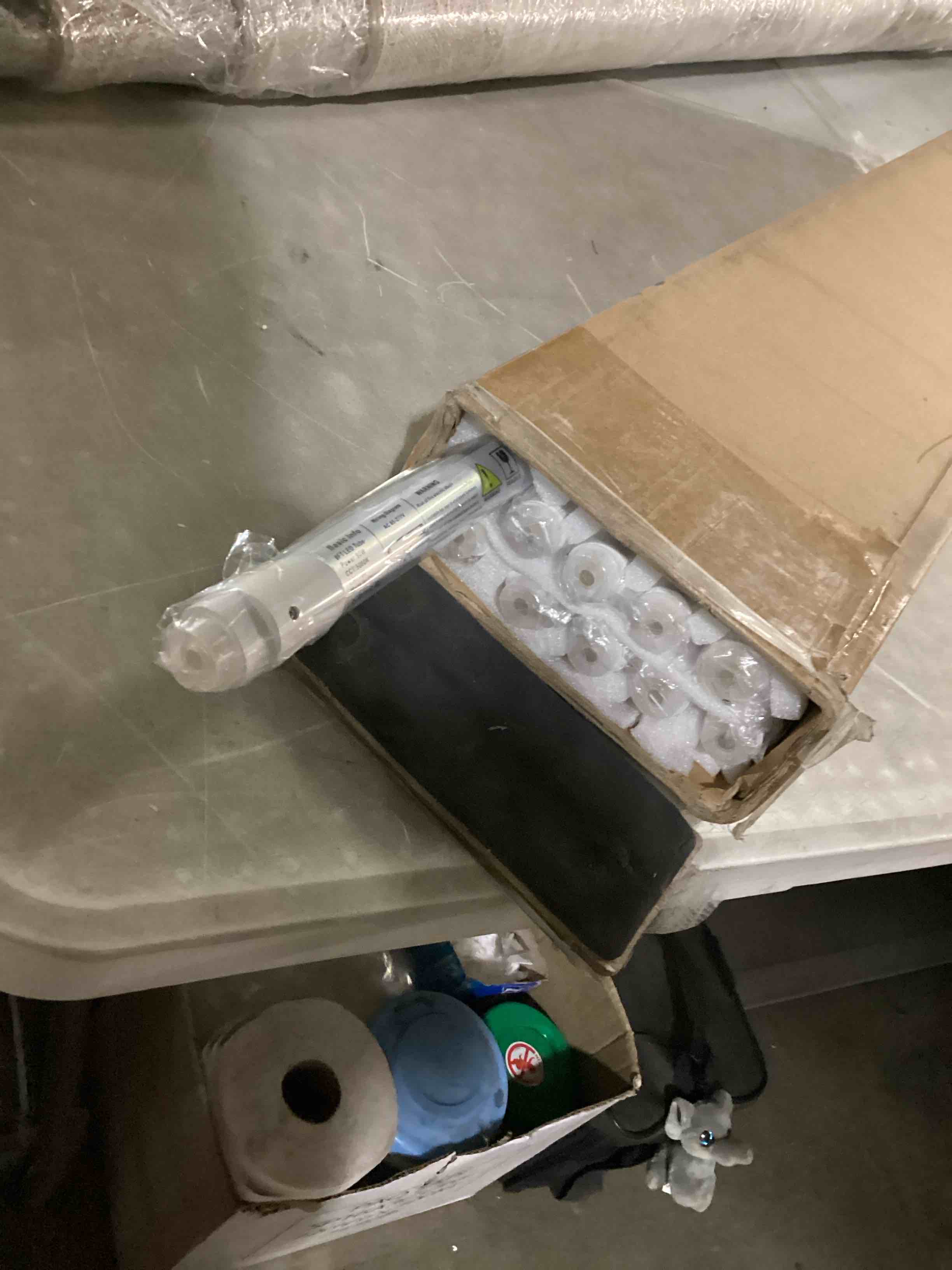 https://s3.amazonaws.com/lotting-images-prod/bidfta/PPE1454380_1741352799268.jpeg